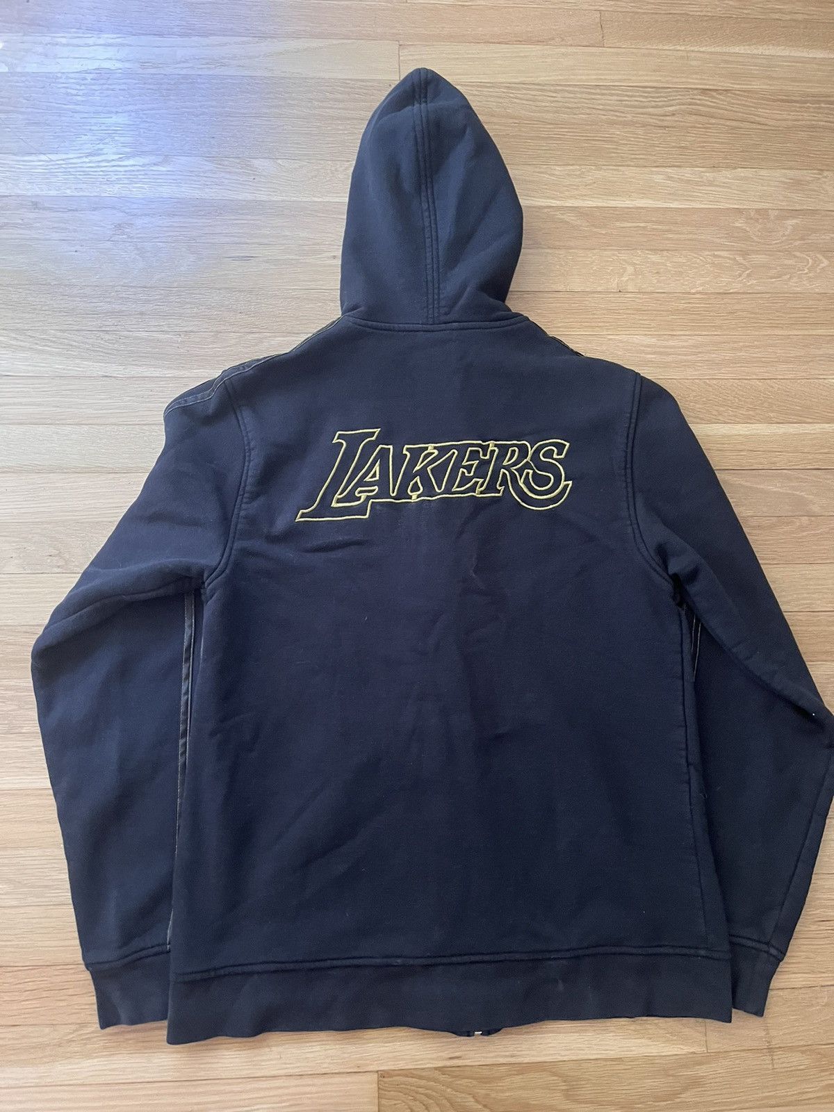 Adidas × Vintage Vintage Adidas “LA Lakers The Association” Hoodie Size US S / EU 44-46 / 1 - 5 Thumbnail