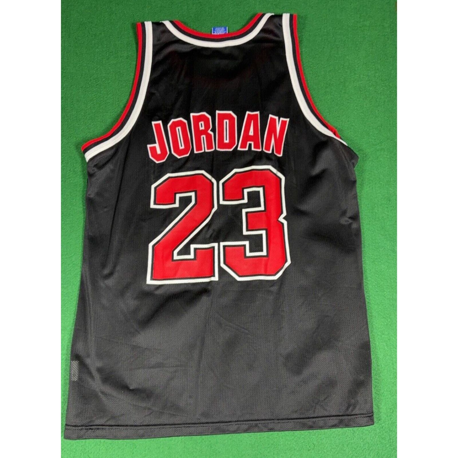 Champion Chicago Bulls Jordan Vintage Champion Jersey Size 44 Size US L / EU 52-54 / 3 - 6 Thumbnail