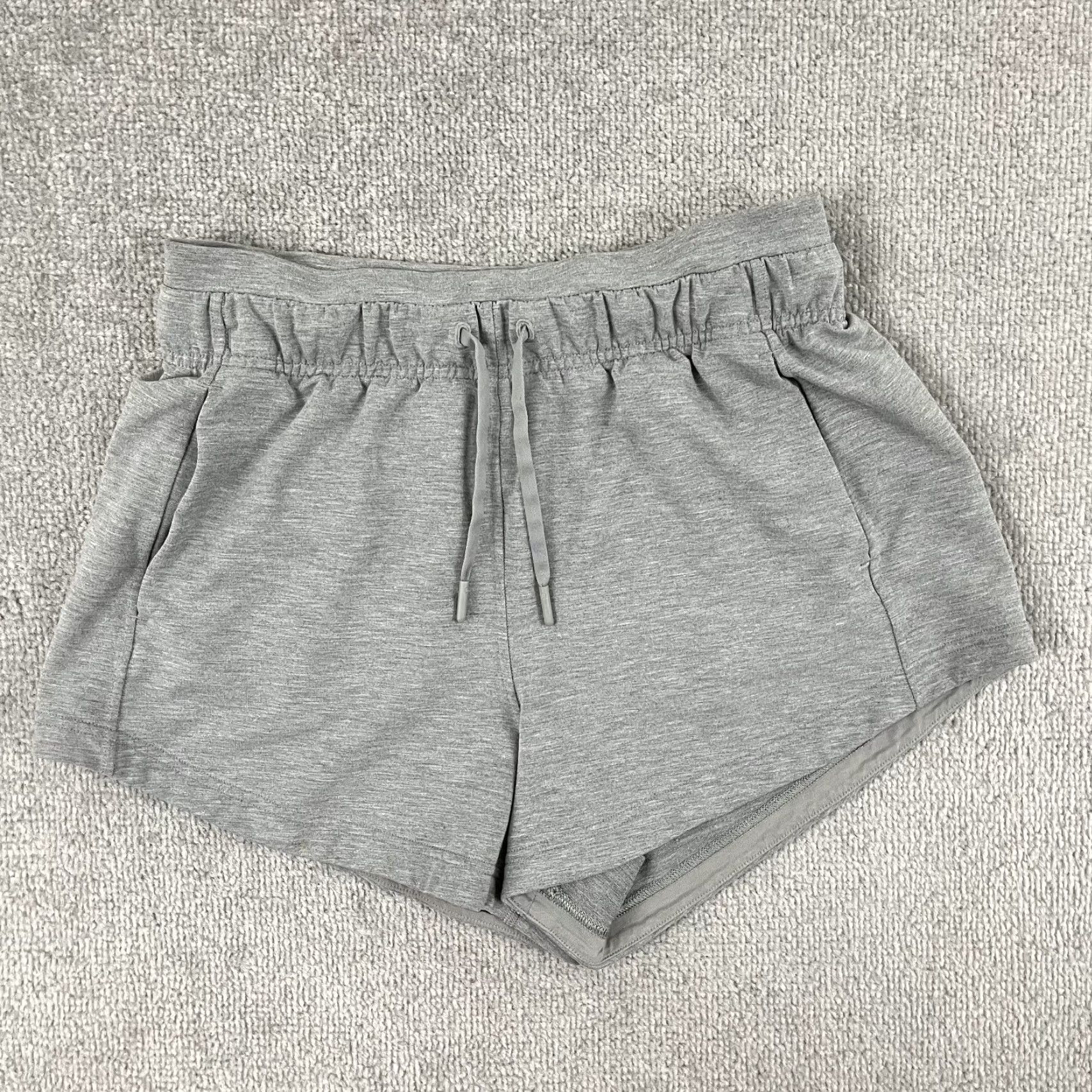 Lululemon VINTAGE Lululemon Inner Glow Shorts Shorts Womens Size 4 / Gray Lounge Sweat Active Size 26" / US 2 / IT 38 - 4 Thumbnail