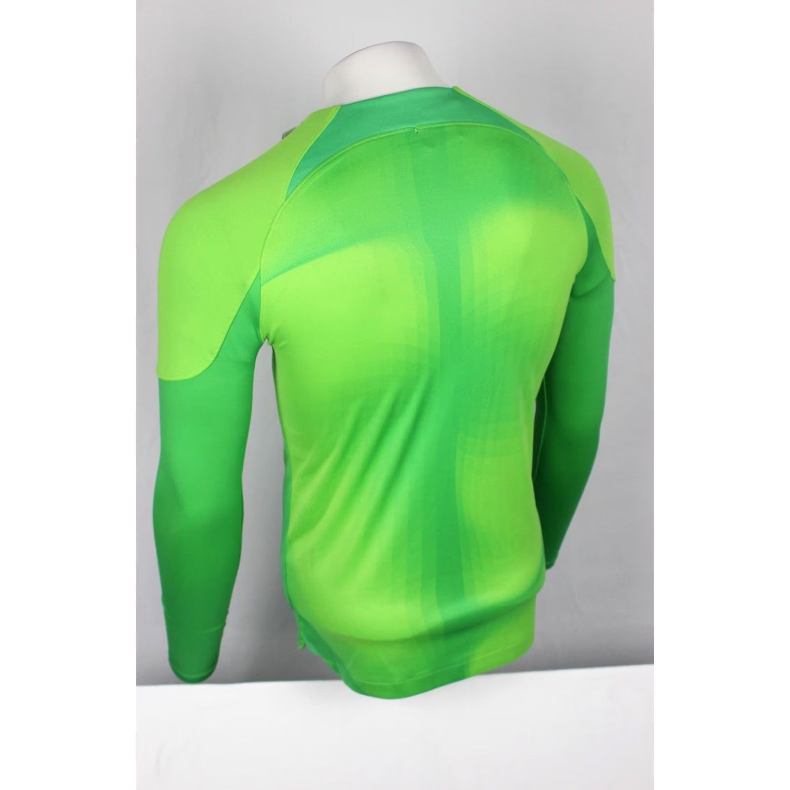 Nike Nike Men's Soccer Dri Fit Long Sleeve Jersey GK Gardient IV Slim Green Shirt SS7 Small Mens Soccer Jersey Green Slim Fit Size US S / EU 44-46 / 1 - 2 Thumbnail