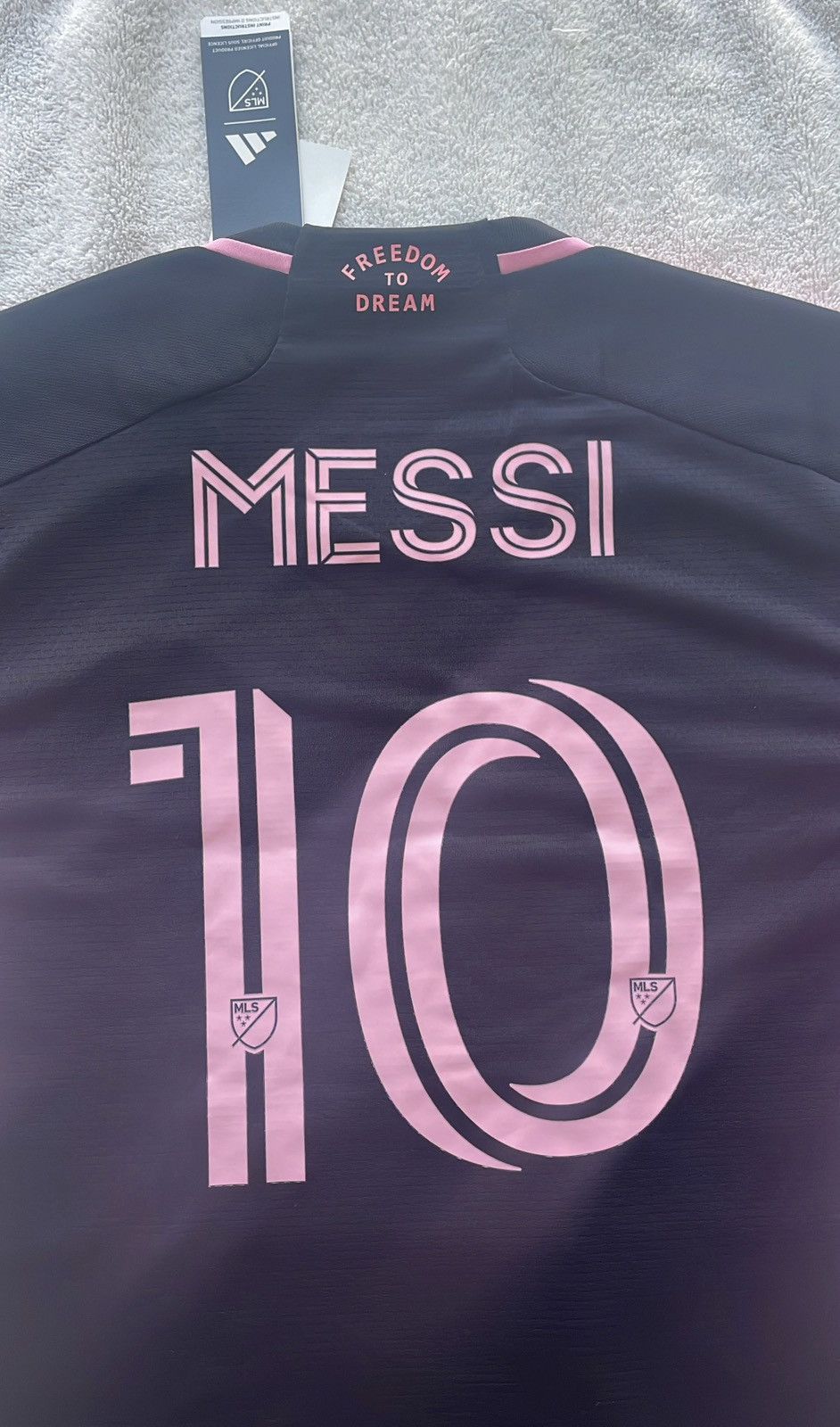 Adidas INTER MIAMI CF 23/24 AWAY AUTHENTIC MESSI JERSEY RARE SIZE Size US L / EU 52-54 / 3 - 9 Thumbnail
