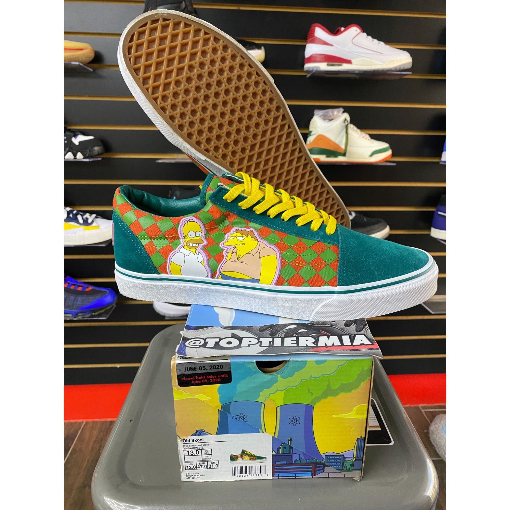 Kaws × The Simpsons × Vans VANS / KAWS / The Simpsons Chukka Boot 