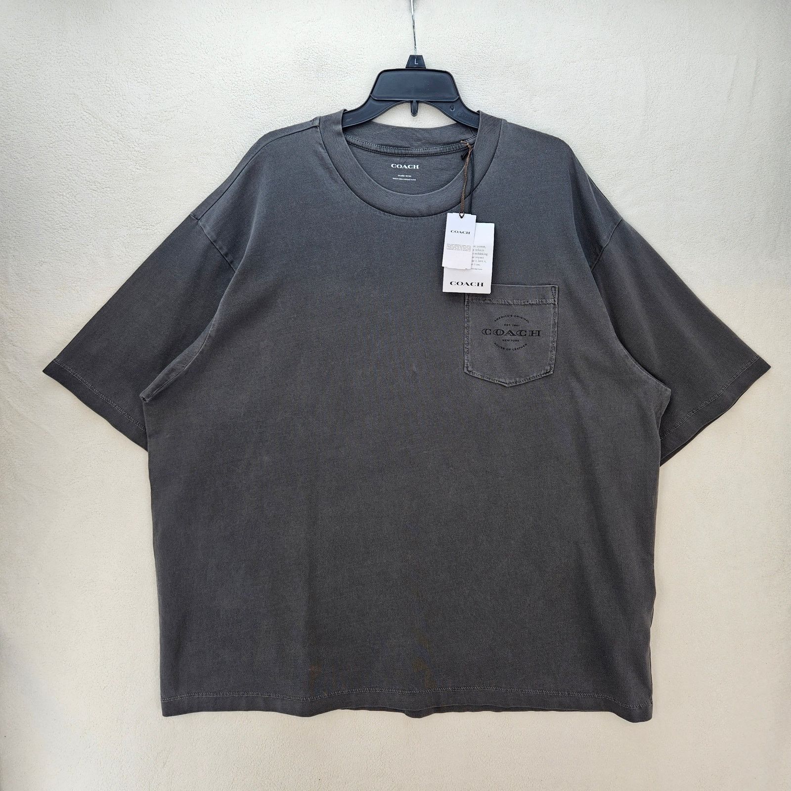 Coach COACH MEN'S XXL SMOKE GREY GARMENT DYE POCKET TEE DISTRESS Size US XXL / EU 58 / 5 - 1 Thumbnail
