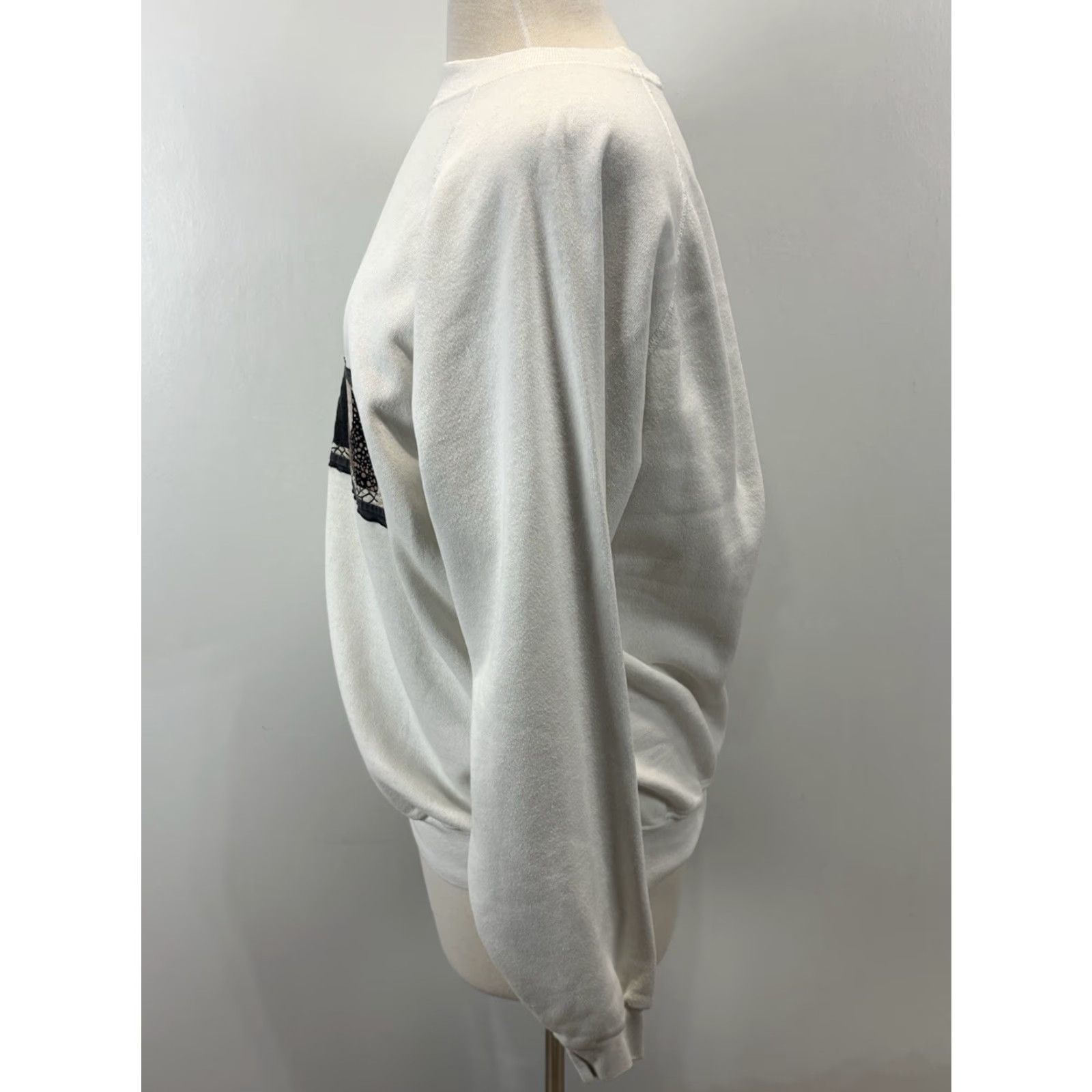Hanes Vtg Hanes Cat Quilted Sweatshirt Sz X-Large White Granny Core Kitschy 90s Size XL / US 12-14 / IT 48-50 - 2 Thumbnail