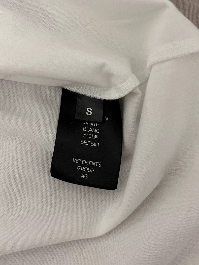 Vetements Vetements Short Sleeve Size US S / EU 44-46 / 1 - 4 Thumbnail