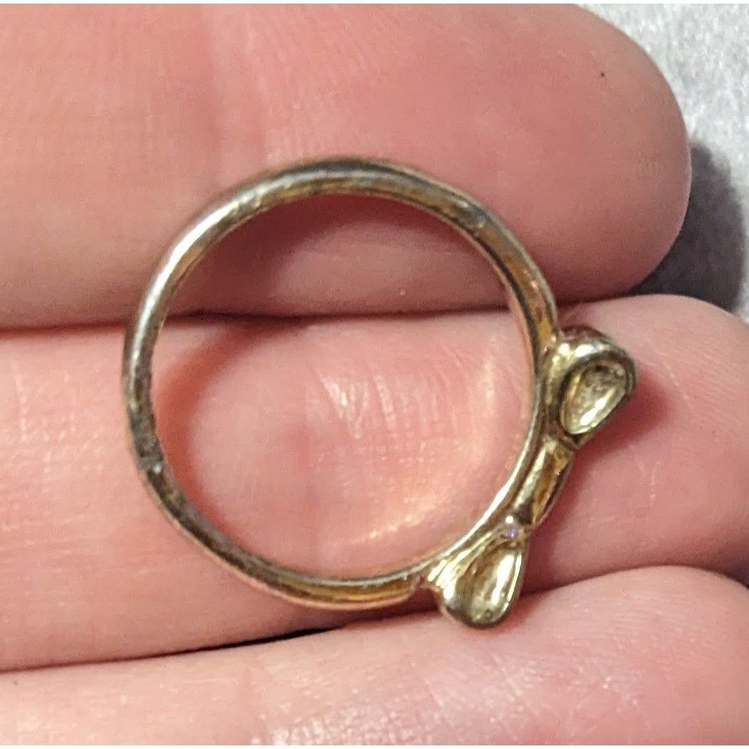 Other Minimalist Coquette Silver Tone And Cream Bow Ring Size 7 Size ONE SIZE - 13 Thumbnail