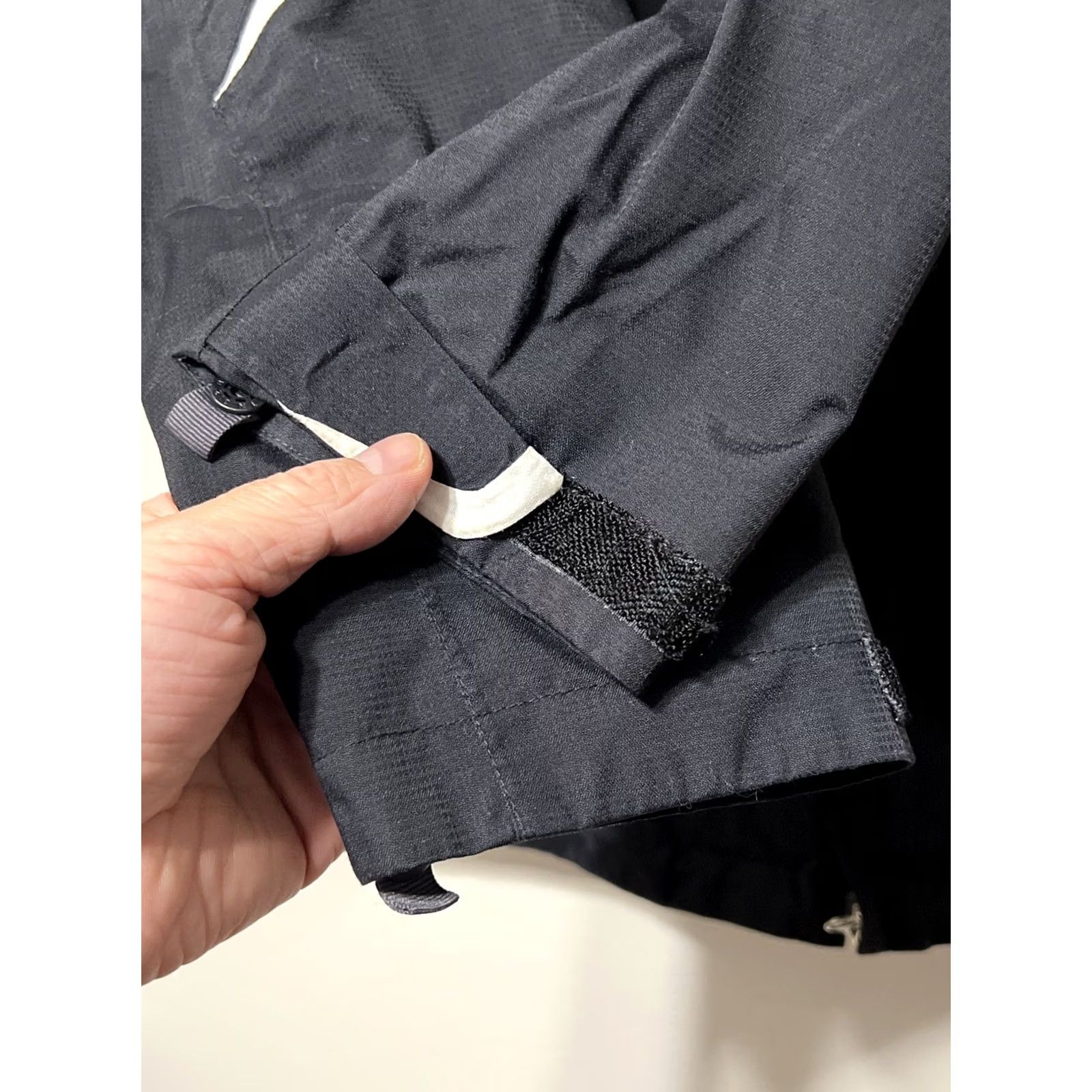 Nike ACG VINTAGE Nike ACG Jacket Womens L Black White Waterproof Shell Hiking Lightweight Size L / US 10 / IT 46 - 3 Thumbnail