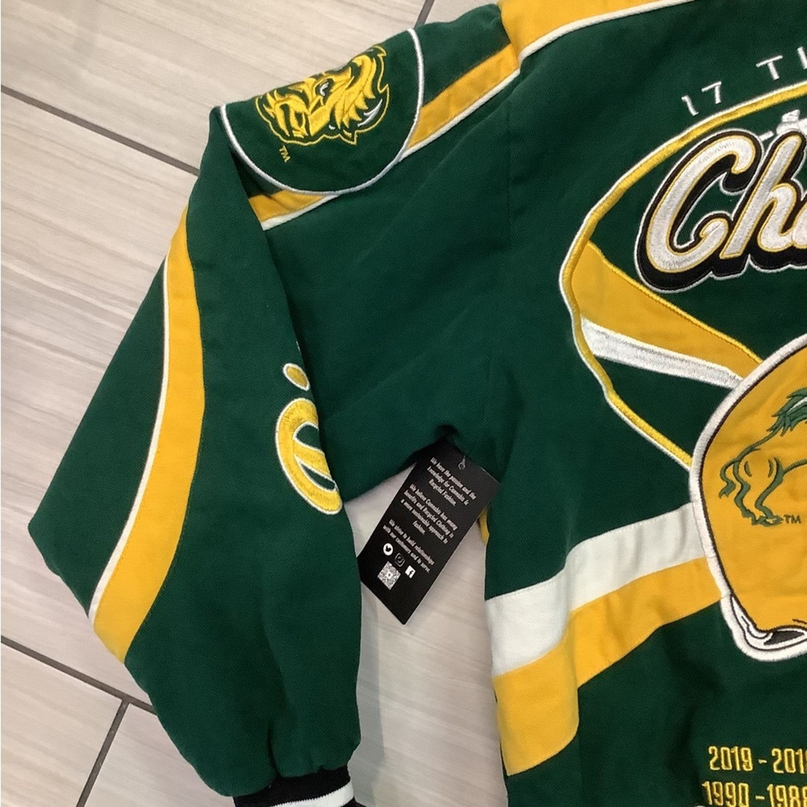 Ebbets Field Flannels NDSU Bison #17 Division champion Bomber Jacket Size US S / EU 44-46 / 1 - 7 Thumbnail