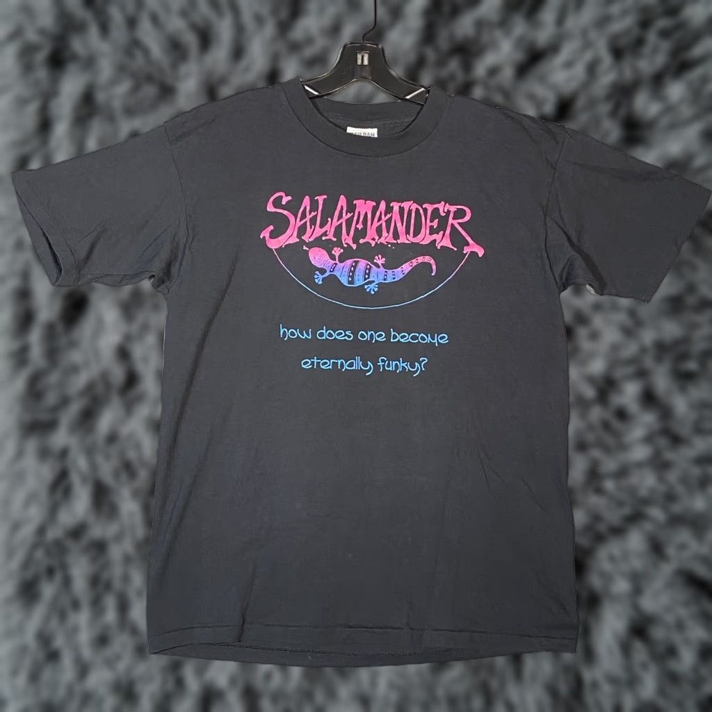 VINTAGE Groovy Salamander SHIRT Size L Made In USA Fruit of the Loom Men Short Sleeve Black T-Shirt Nature