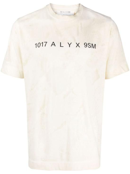 Tシャツ・カットソー 1017 ALYX 9SM Men T Shirts AAUTS0392FA01 WTH0007 YELLOW 1017 ALYX 9SM Men T-Shirts AAUTS0392FA01 WTH0007 White