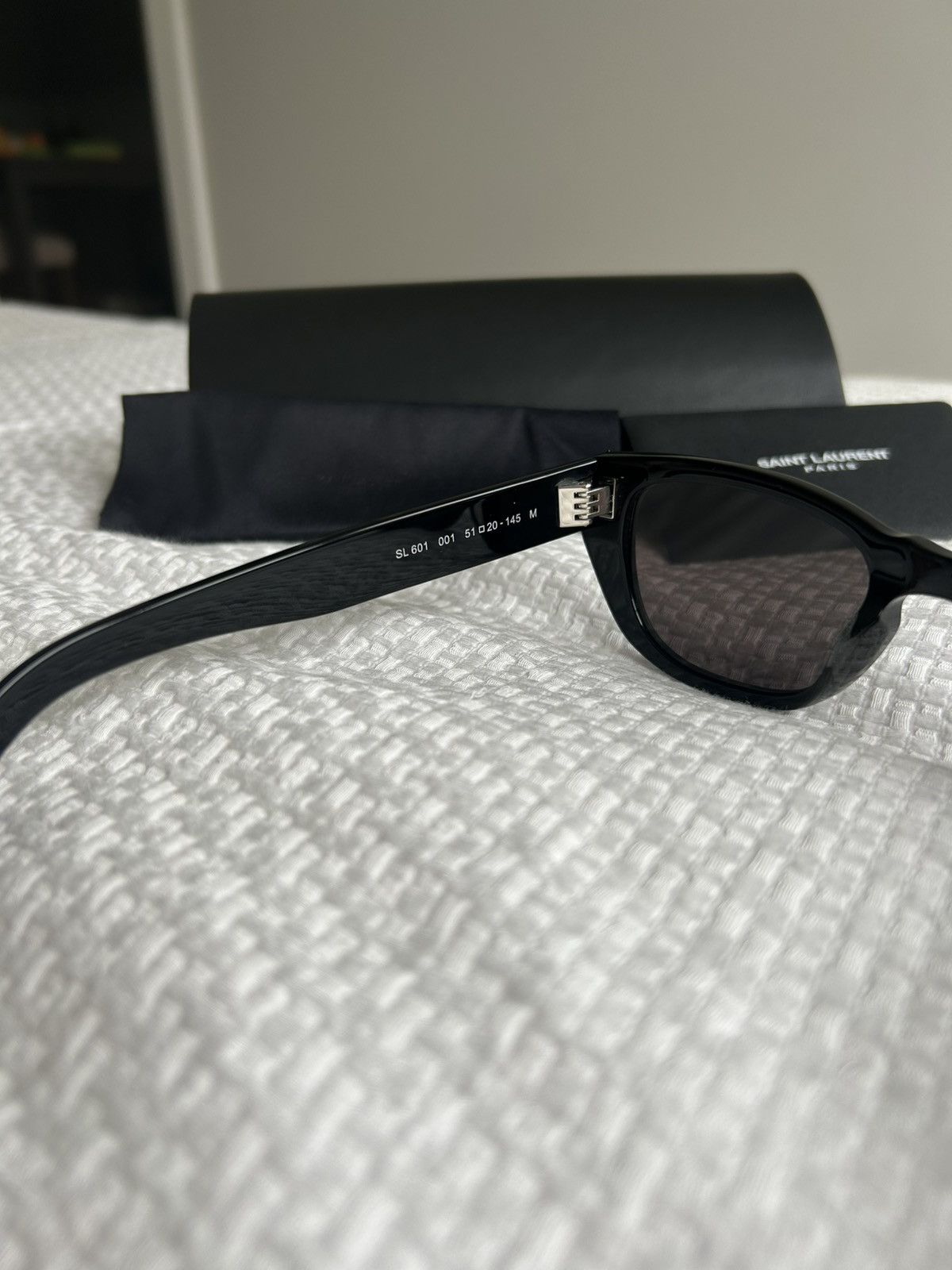 Saint Laurent Paris Saint Laurent SL 601 Black Sunglasses Size ONE SIZE - 6 Thumbnail
