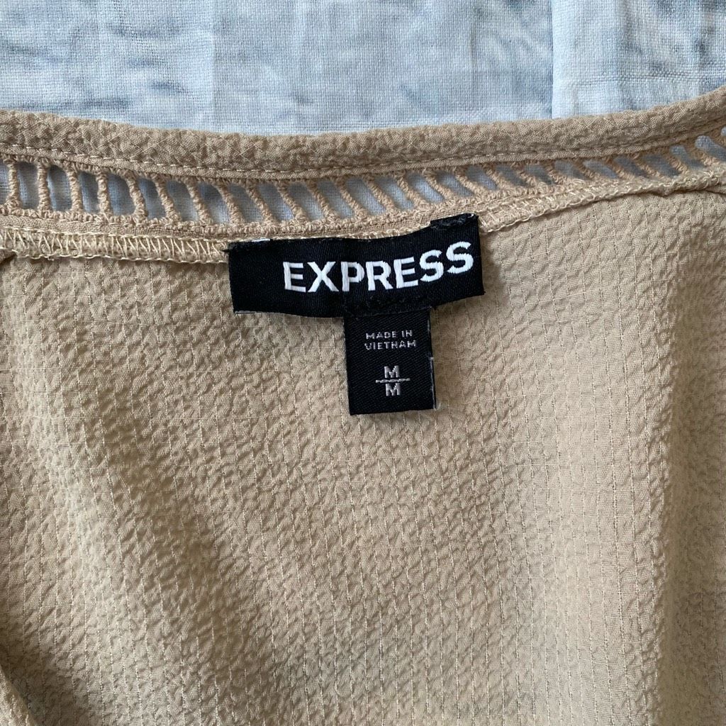 Express Express women M Longsleeve semi sheer textured print blouse Size M / US 6-8 / IT 42-44 - 6 Thumbnail