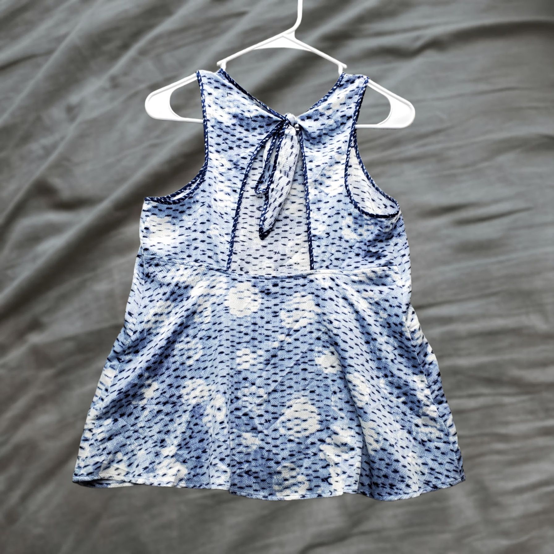 Lou & Grey Lou & Grey Tank Top Womens XS Multi Tie Dye Sleeveless Cutout Tie Back Wide Strap Shirt Adult Womens Color Multicolor Pattern Tie Dye 90s Outdoor Size XS / US 0-2 / IT 36-38 - 1 Thumbnail