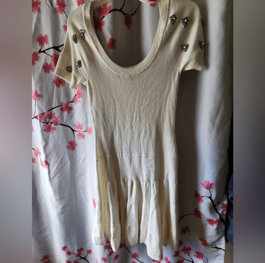Victoria's Secret NWOT Victoria's Secret White Gem SS Uneck Sweater Dress XS Size XS / US 0-2 / IT 36-38 - 2 Thumbnail