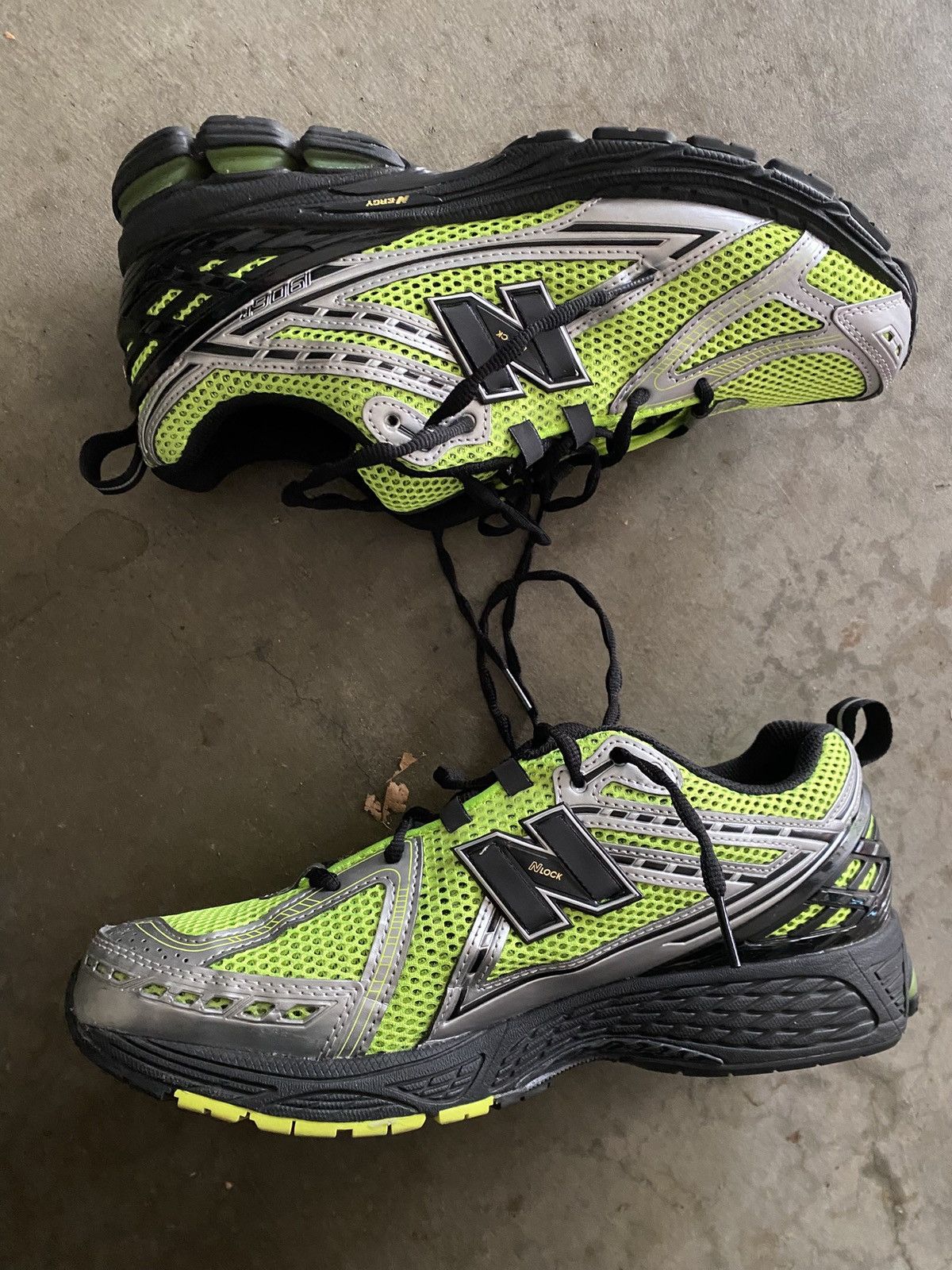 New Balance New Balance 1906R Volt Black Size US 11.5 / EU 44-45 - 1 Thumbnail