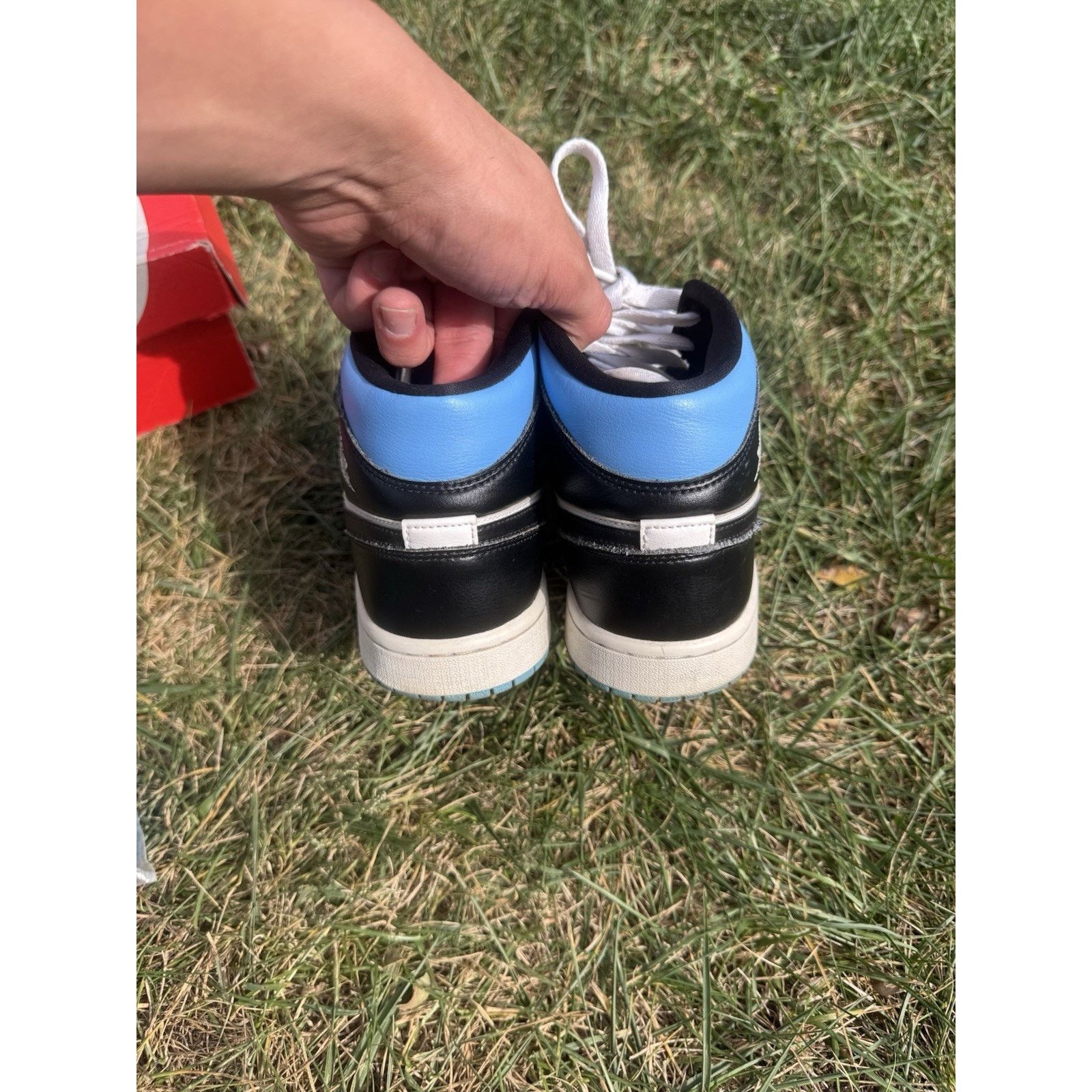 Jordan Brand Air Jordan 1 Mid University Blue W Size 8.5 Women’s Size US 8.5 / IT 38.5 - 5 Thumbnail