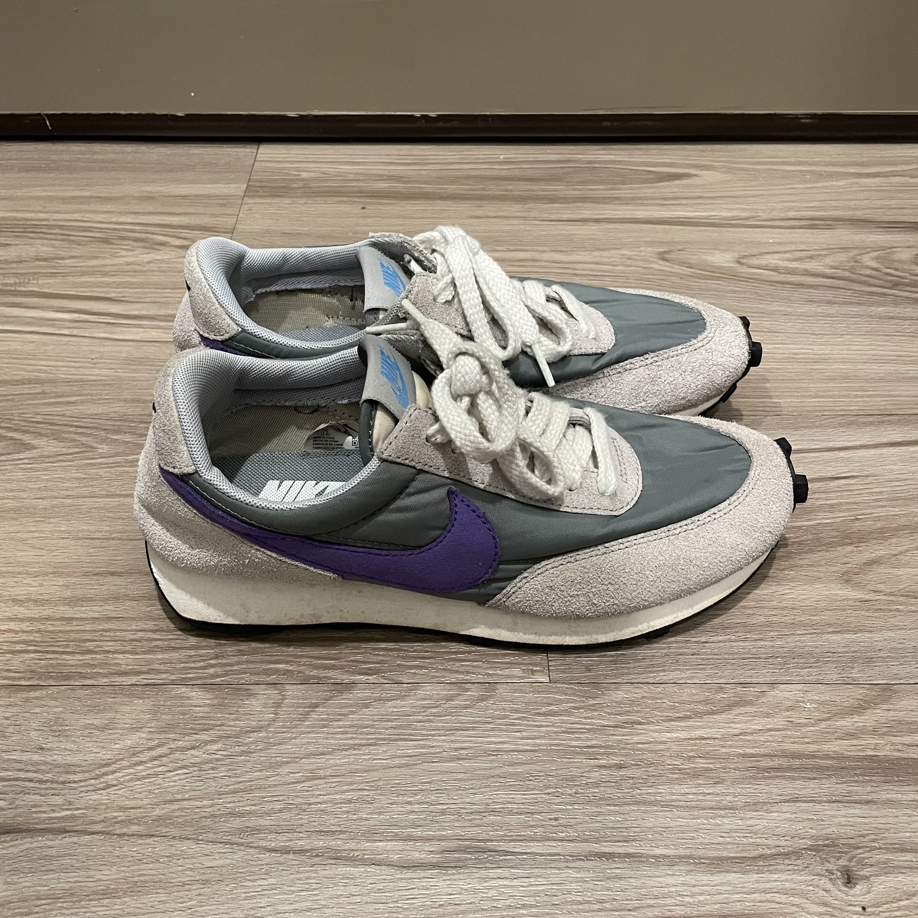 Nike Nike Daybreak SP Cool Gray Hyper Grape Size US 7 / EU 40 - 1 Thumbnail