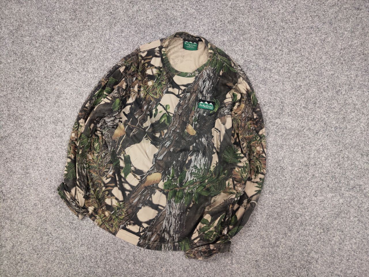 Realtree Vintage Buffalo camo Real Tree Light Long Sleeve Y2K Style Size US M / EU 48-50 / 2 - 3 Thumbnail