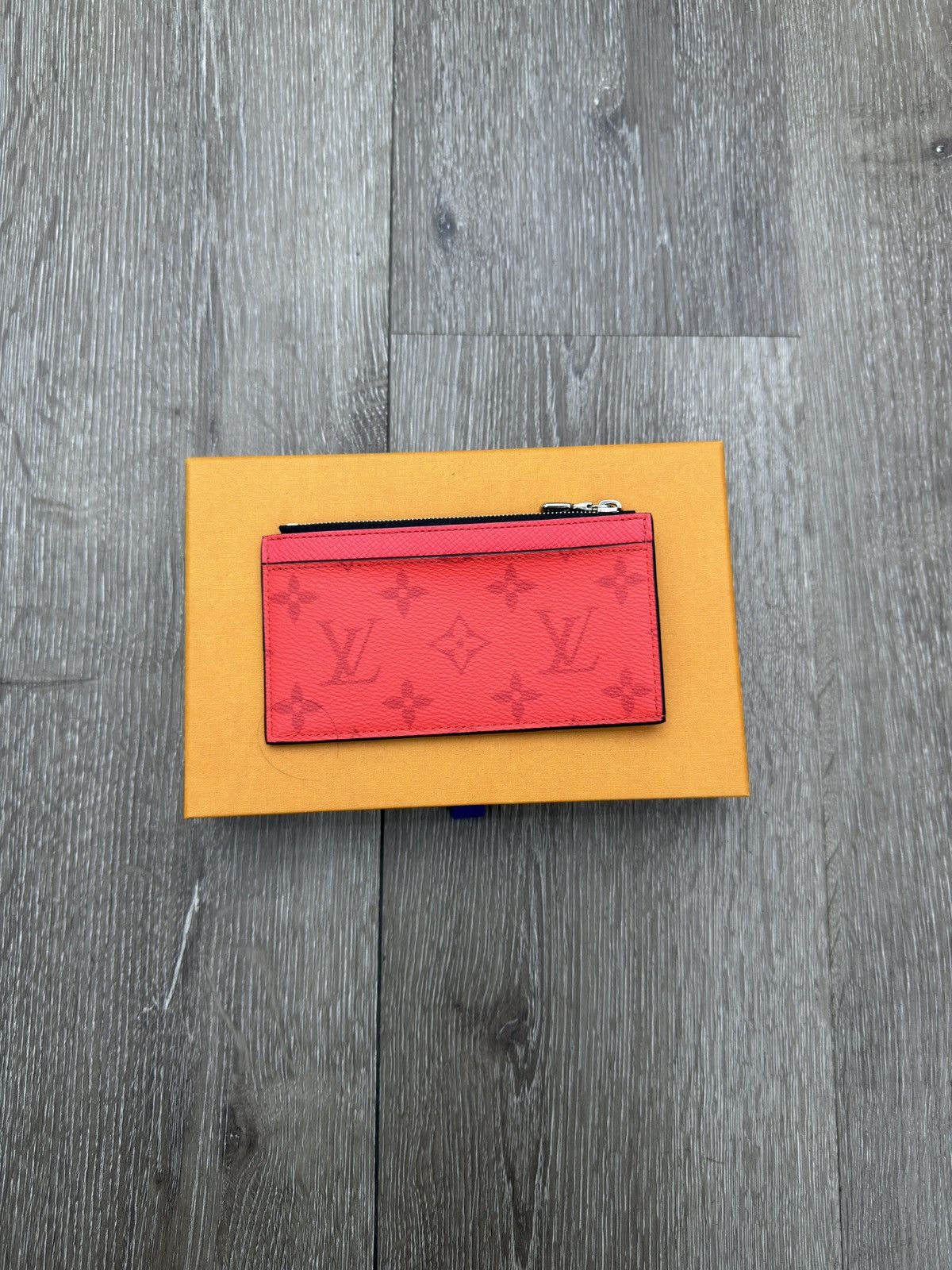 Louis Vuitton Louis Vuitton Taigarama Coin Card Holder in Fire Red Size ONE SIZE - 1 Thumbnail