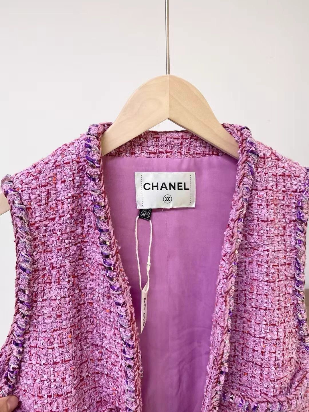 Chanel Chanel tweed vest 34 worn once France Size XS / US 0-2 / IT 36-38 - 3 Thumbnail