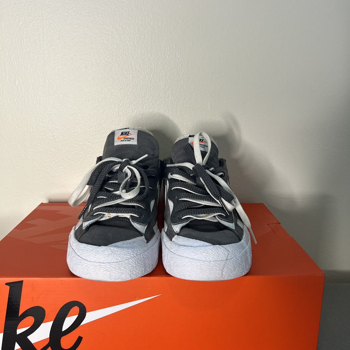 Nike × Sacai Nike Blazer Low Sacai Size US 10 / EU 43 - 3 Thumbnail