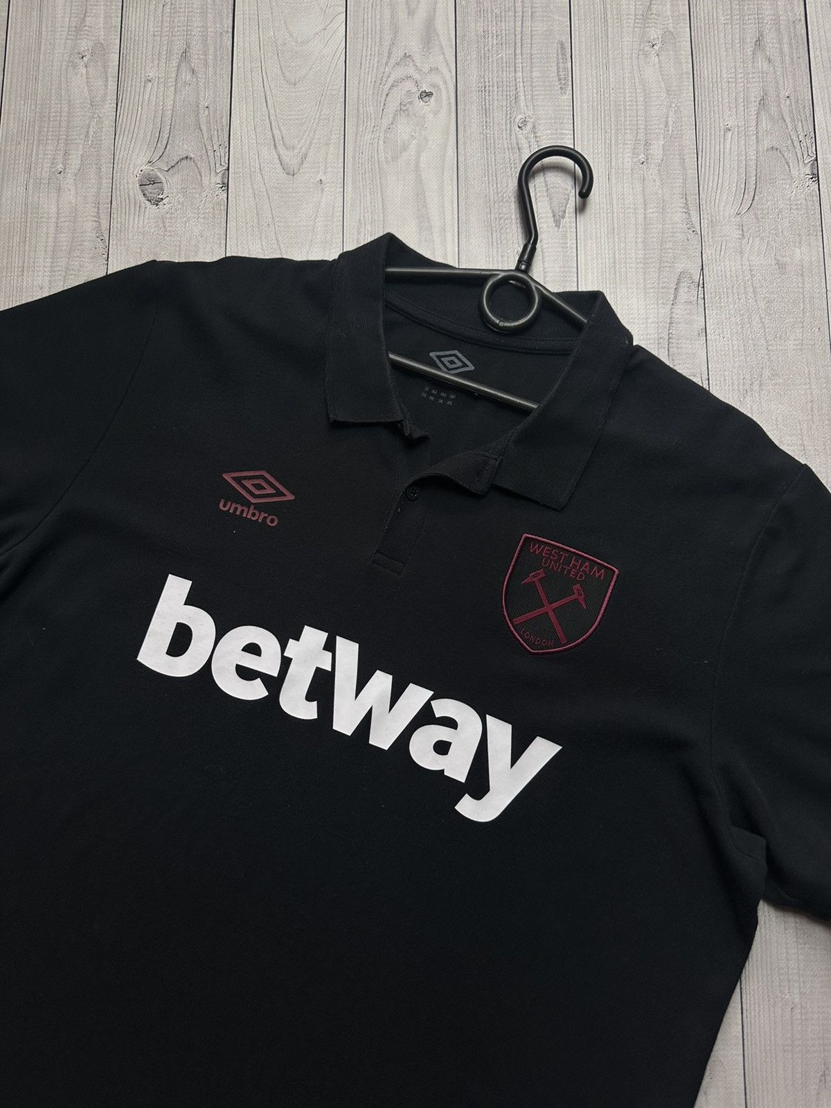 Umbro × Vintage Vintage Umbro west ham United soccer jersey size XL Size US XL / EU 56 / 4 - 2 Thumbnail