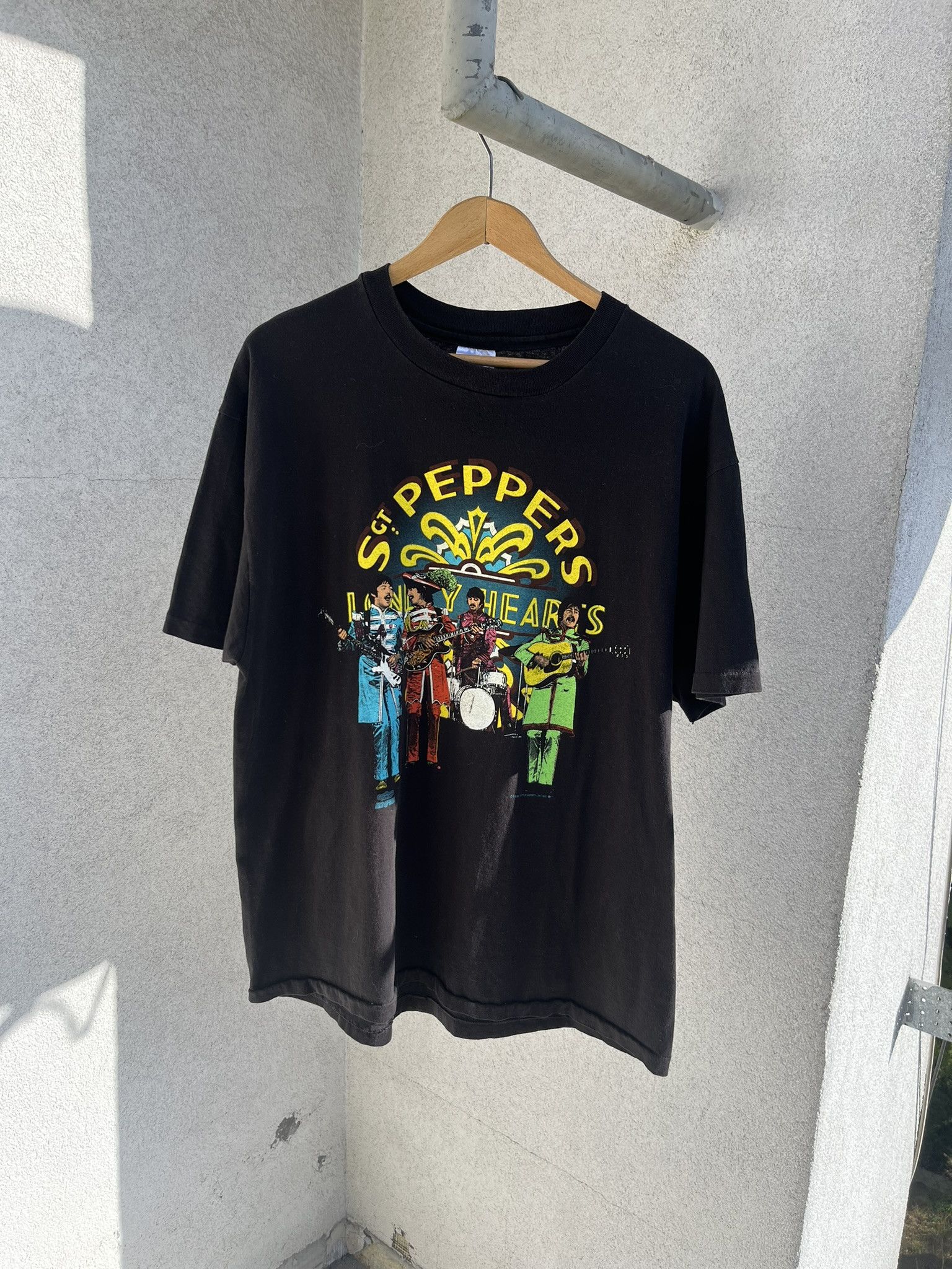 Image of Band Tees x Good Music Merchandise 1992 The Beatles Sgt. Pepper’S Lonely Hearts 25 Anniv. Tee in Bl