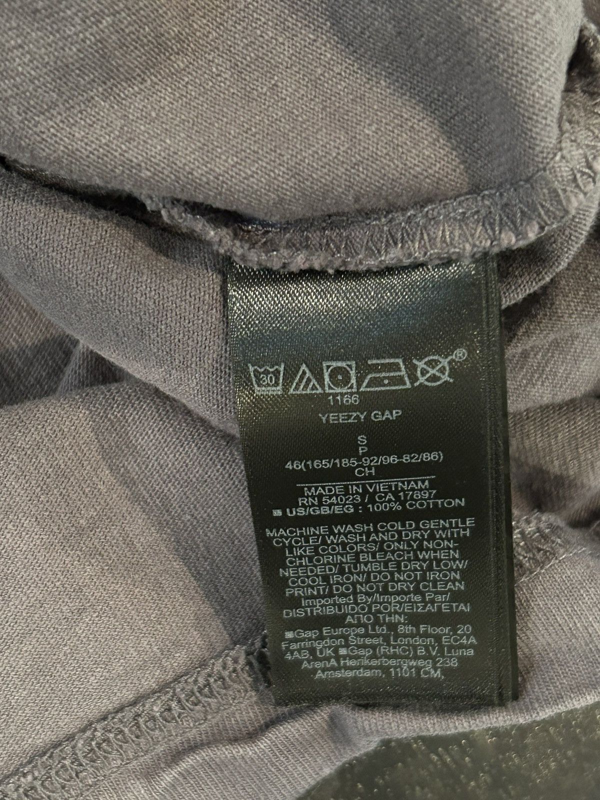 Yeezy Yeezy gap balenciaga short sleeve shirt Size US S / EU 44-46 / 1 - 3 Thumbnail