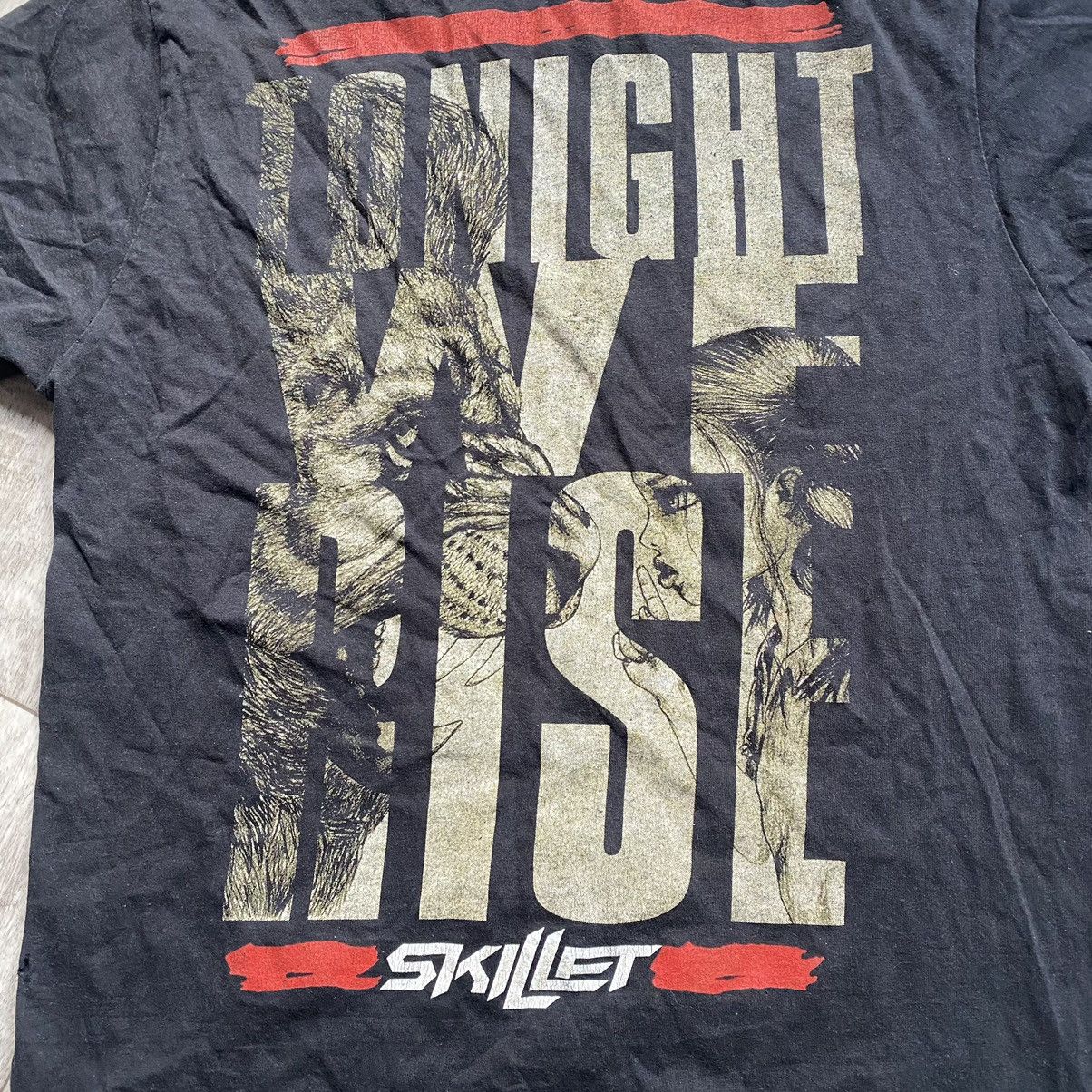 Band Tees SKILLET BAND Y2K TO NIGHT WE RISE FADED T SHIRT Size US M / EU 48-50 / 2 - 5 Thumbnail