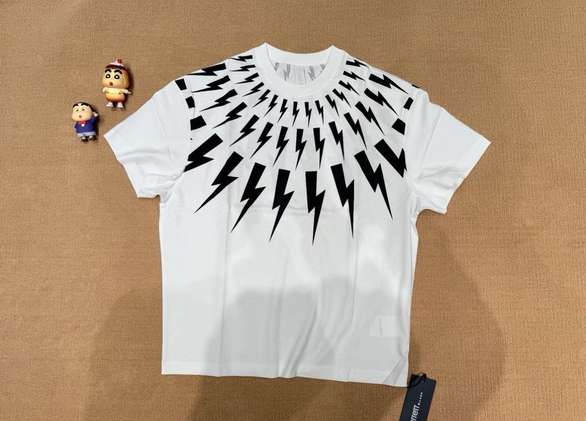 Neil Barrett Neil Barrett Italian Classic Lightning Print T-shirt J39 Size US M / EU 48-50 / 2 - 1 Thumbnail