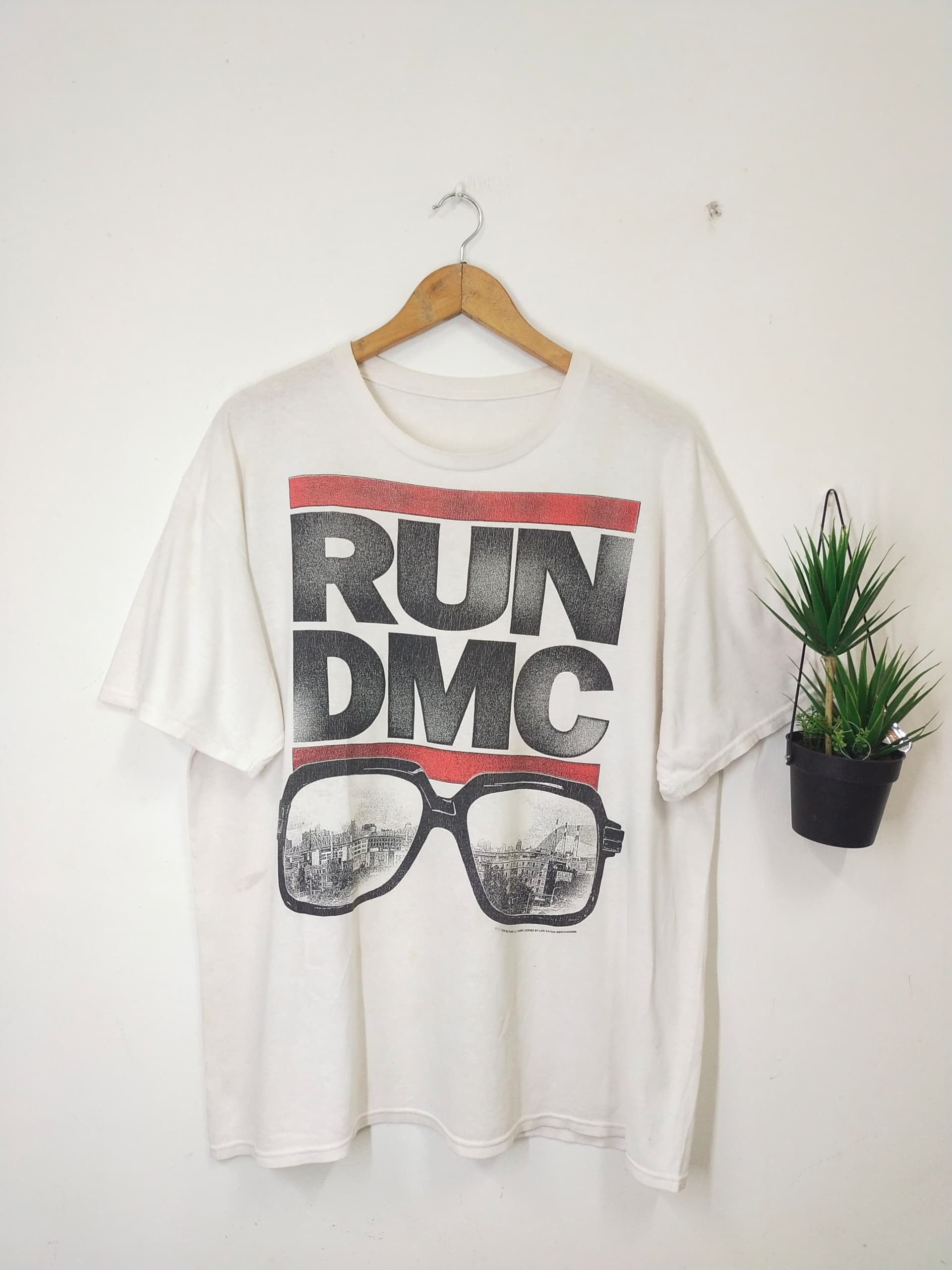 Band Tees Vintage 2001 RUN DMC rap tees t shirt band promo Size US XL / EU 56 / 4 - 1 Thumbnail