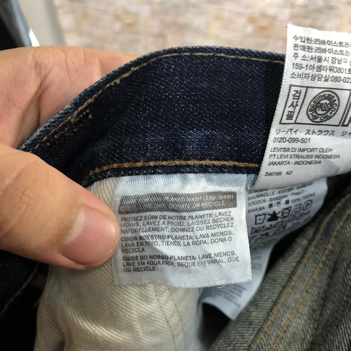 Levi's Levis Blue Distressed ripped jeans Denim #A995 Size US 31 - 22 Thumbnail