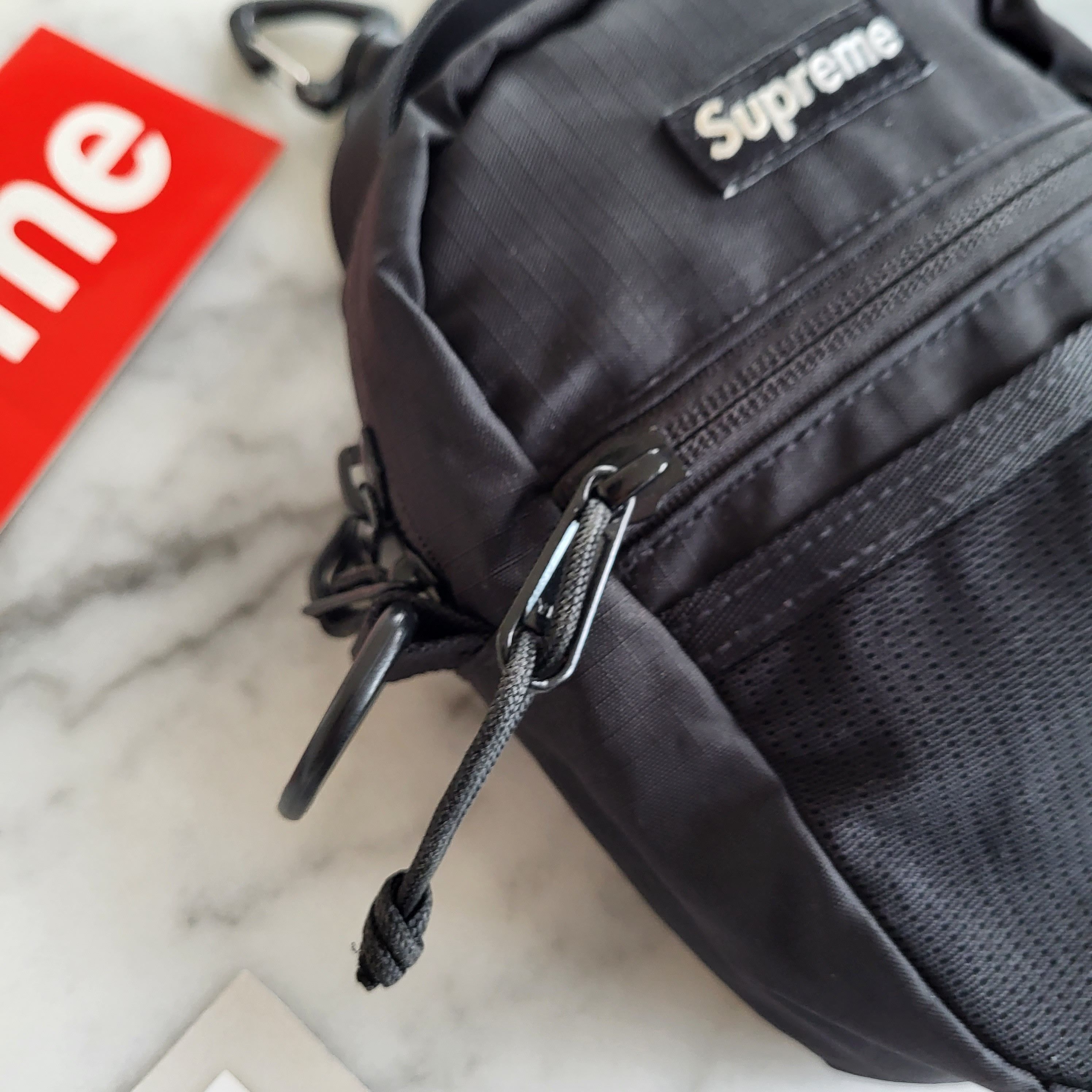 Supreme Small Shoulder Bag ブラック 17ss Supreme Supreme Small Shoulder Bag Black (SS17) | Grailed