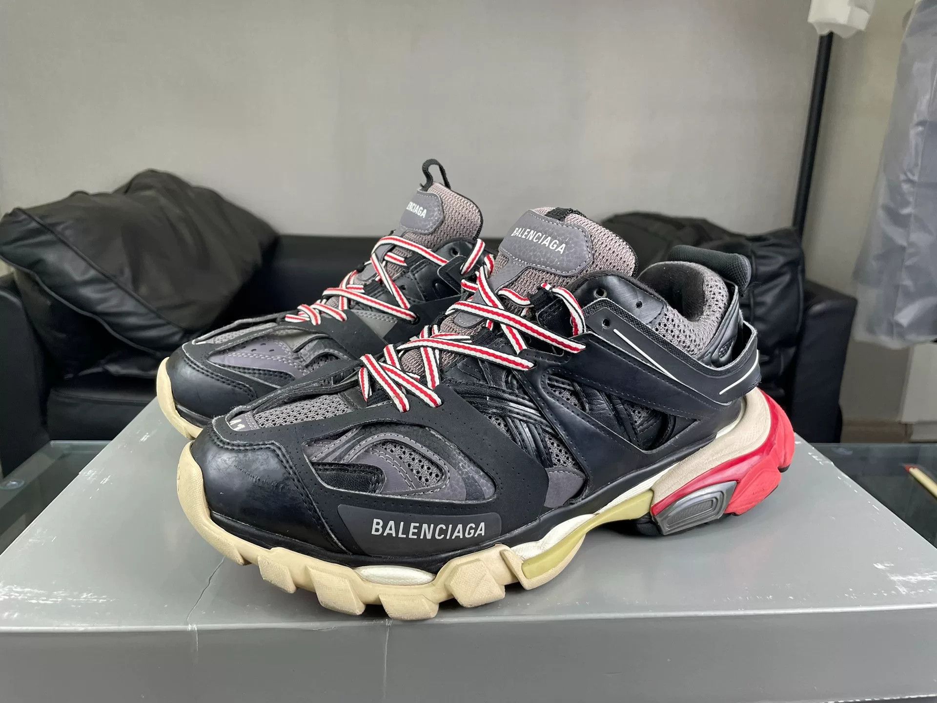 Balenciaga Balenciaga Black Lowtop Sneakers 8.5 Men Size US 8.5 / EU 41-42 - 1 Thumbnail