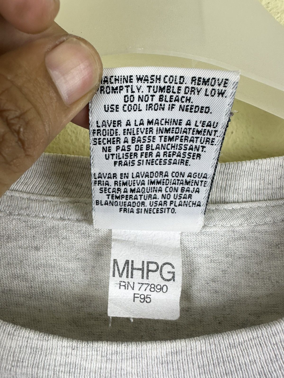 Adidas Vintage Adidas Made In Usa Trefoil Big Logo Tshirt A217 Size US L / EU 52-54 / 3 - 8 Thumbnail
