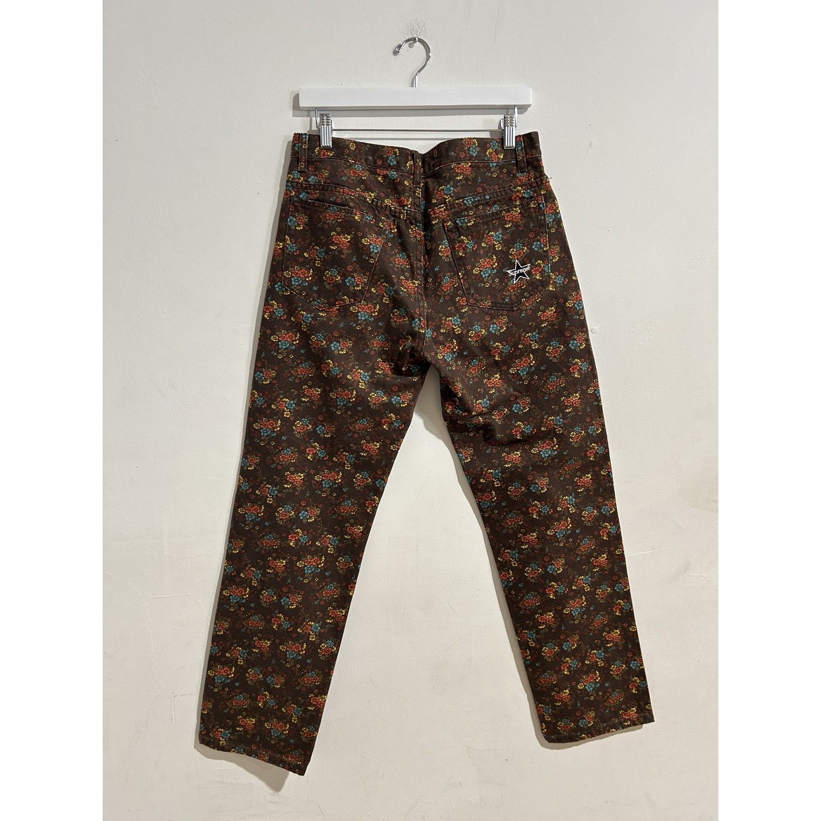 Supreme SUPREME FLOWERS JEANS SIZE 30 PREOWNED Size US 30 / EU 46 - 3 Thumbnail