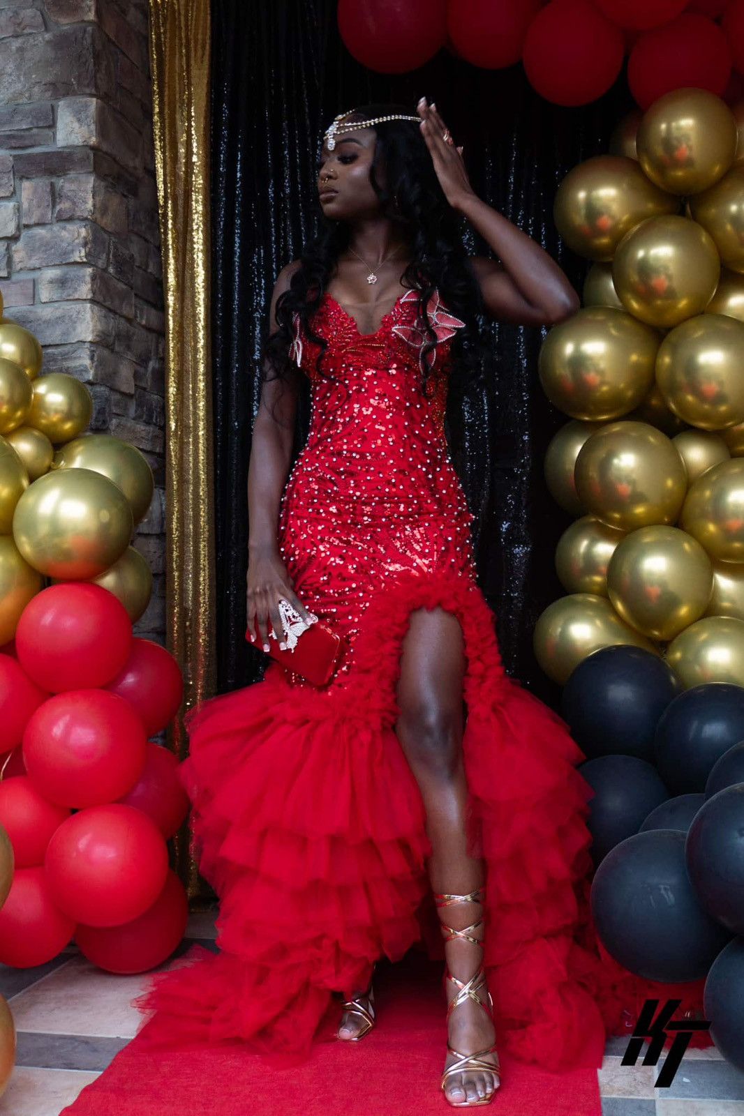 Custommade Prom Royalty: Luxe beaded gown with dramatic train Size S / US 4 / IT 40 - 3 Thumbnail