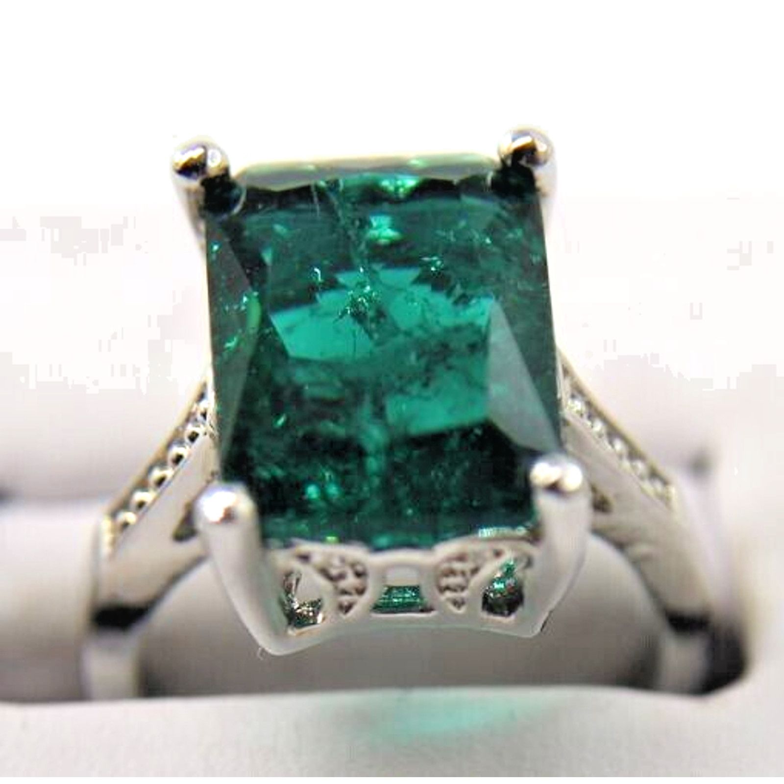 Other Stunning Green Glass Faux Emerald Ring •Silver Plate •Size 6 Size ONE SIZE - 1 Thumbnail