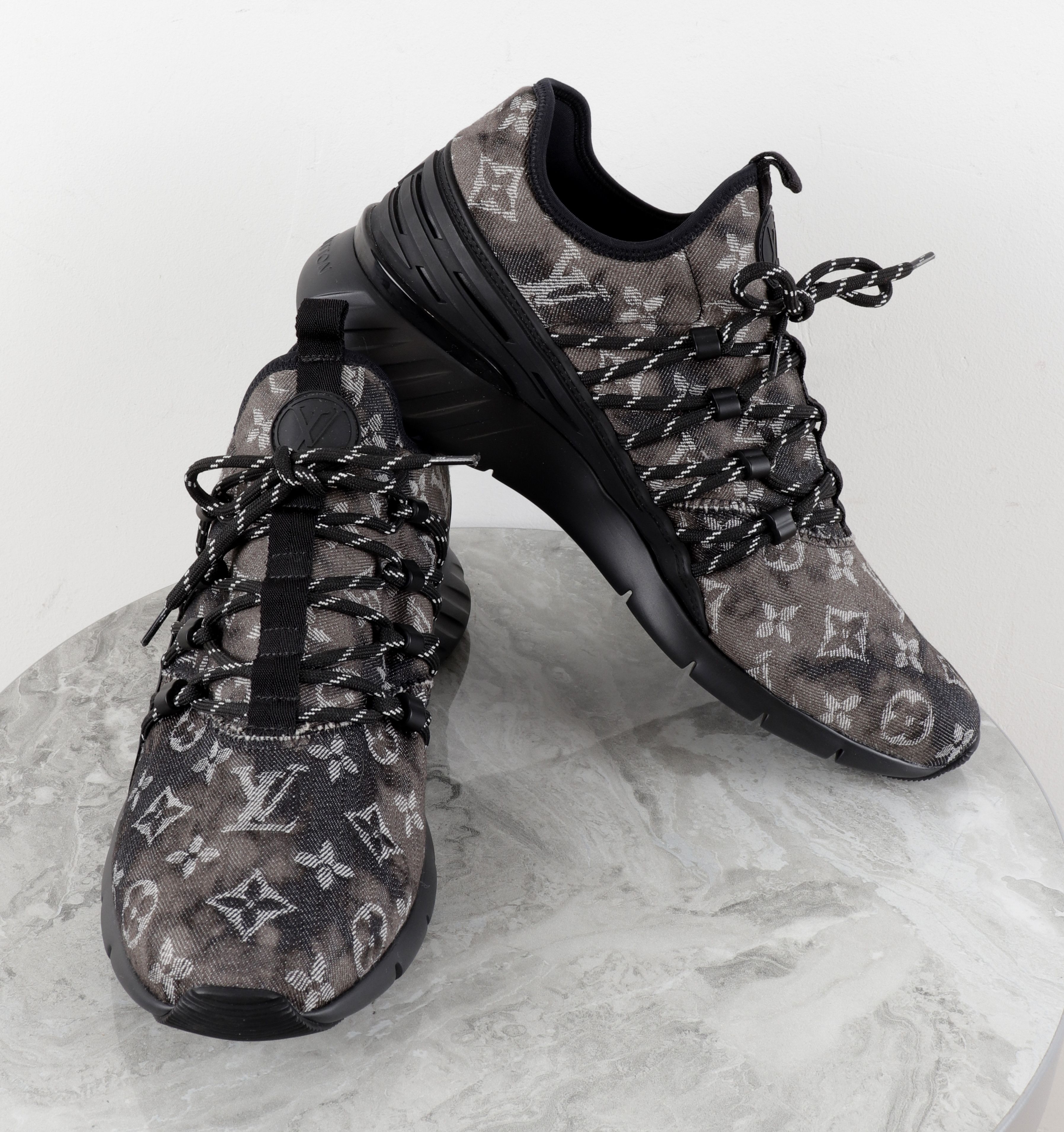 Louis Vuitton Louis Vuitton Fastlane Denim Black Monogram Sneakers Size US 9.5 / EU 42-43 - 17 Thumbnail