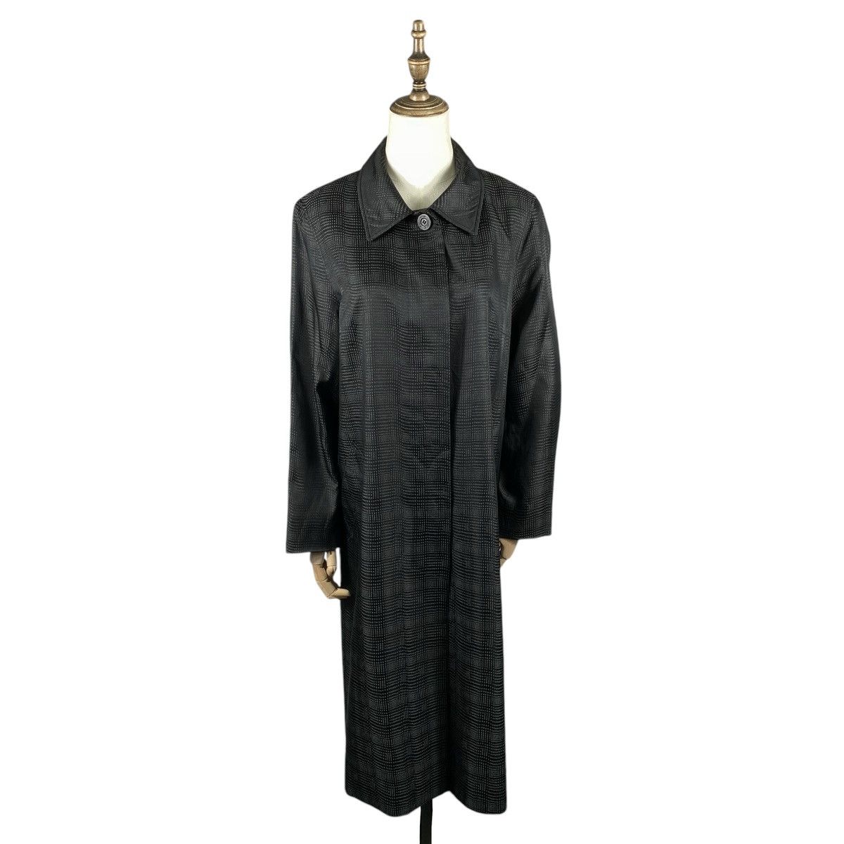 Aquascutum Aquascutum London Vintage Silk Blend Coat Black Textured Size L / US 10 / IT 46 - 1 Thumbnail