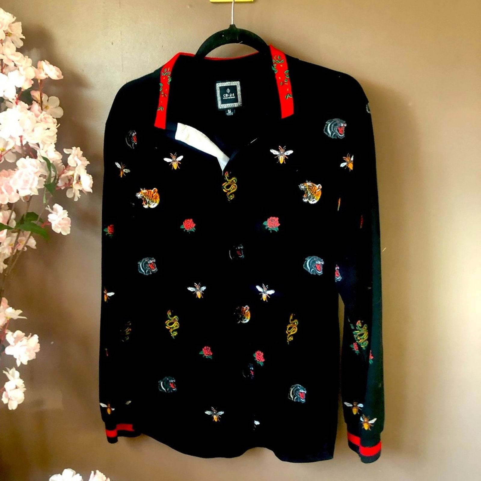 Other Top polo shirt. Black with collar and reptile insect designs Size US S / EU 44-46 / 1 - 1 Thumbnail