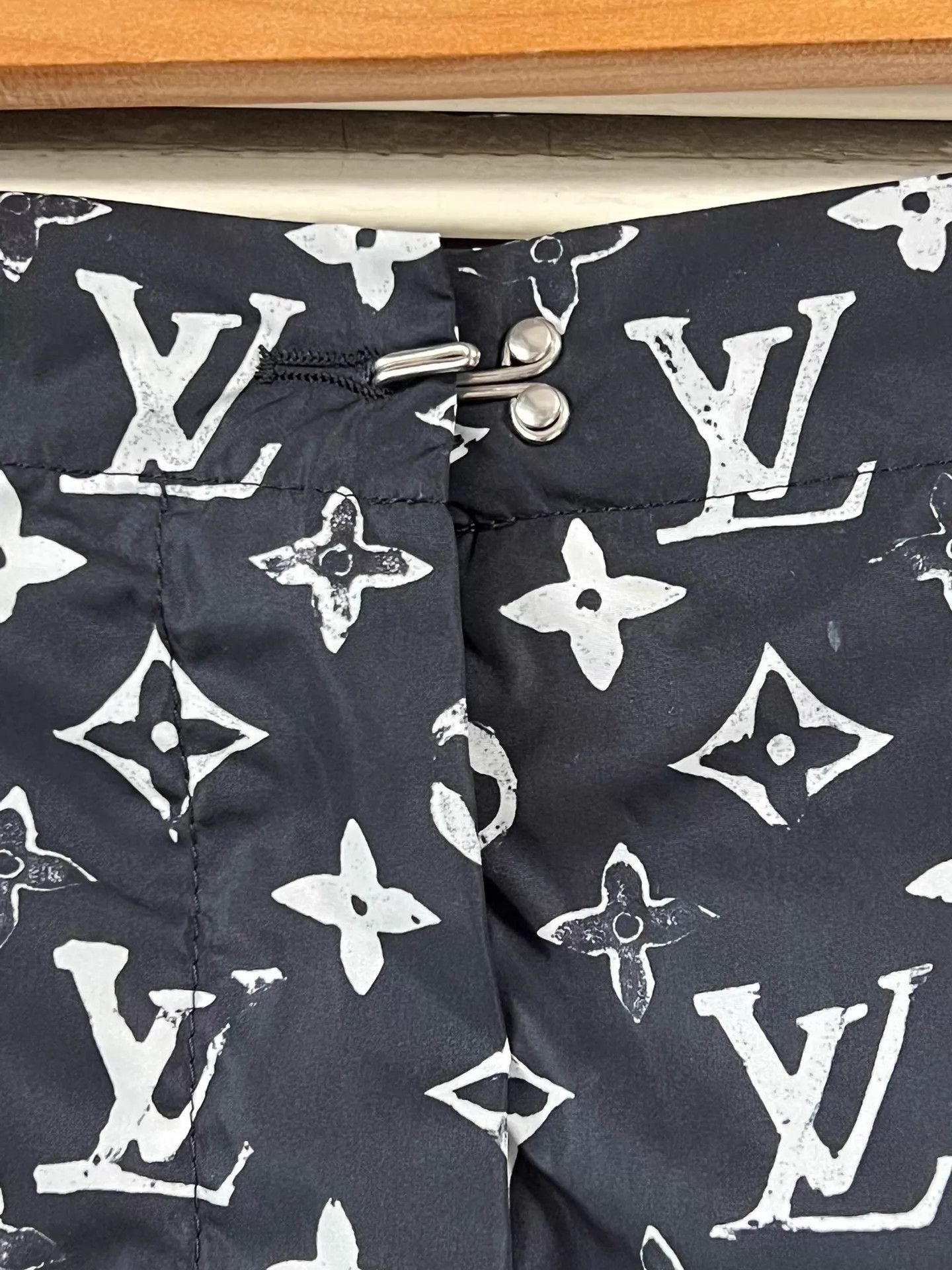 Louis Vuitton LV 34 Black Monogram Side Zip Elastic Waist Shorts Size 25" / US 0 / IT 36 - 3 Thumbnail