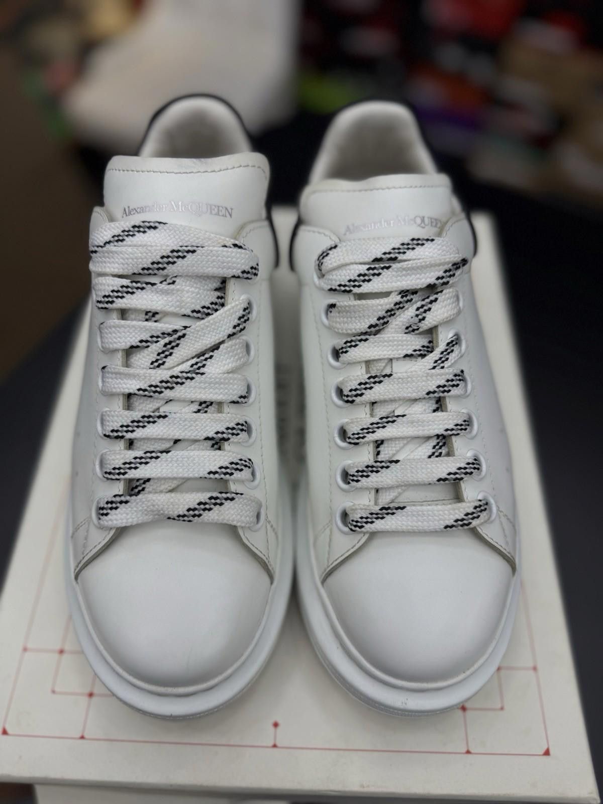 Alexander McQueen Alexander McQueen Women's Oversized Sneakers 38.5EU/8.5US Size US 8.5 / IT 38.5 - 9 Thumbnail