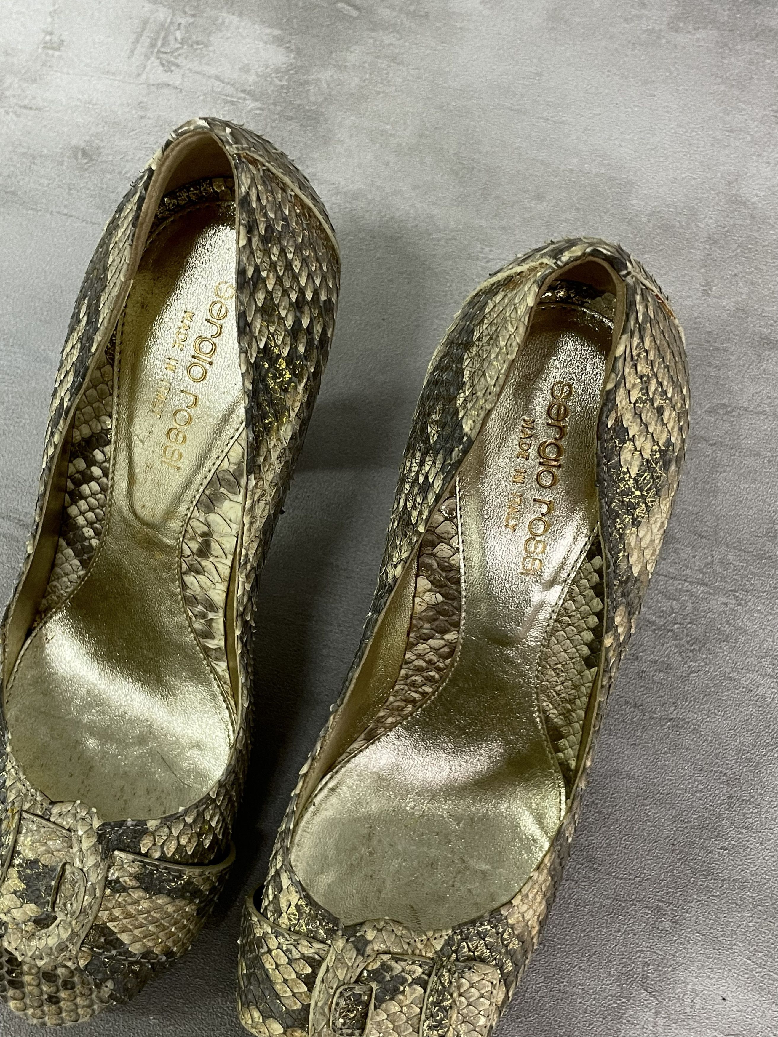 Sergio Rossi Sergio Rossi Golden 100mm Peep Toes Pumps Size US 6 / IT 36 - 6 Thumbnail