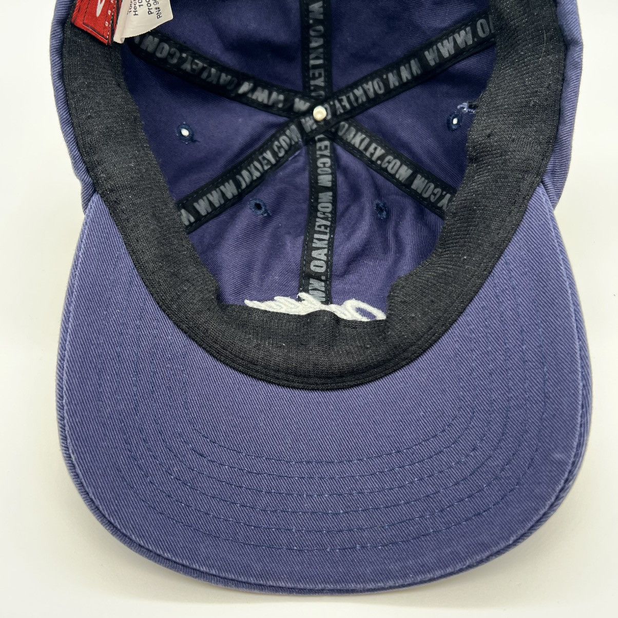 Oakley Rare Oakley Hat Navy Blue Vintage Red Label Y2K Baseball Cap Size ONE SIZE - 9 Thumbnail