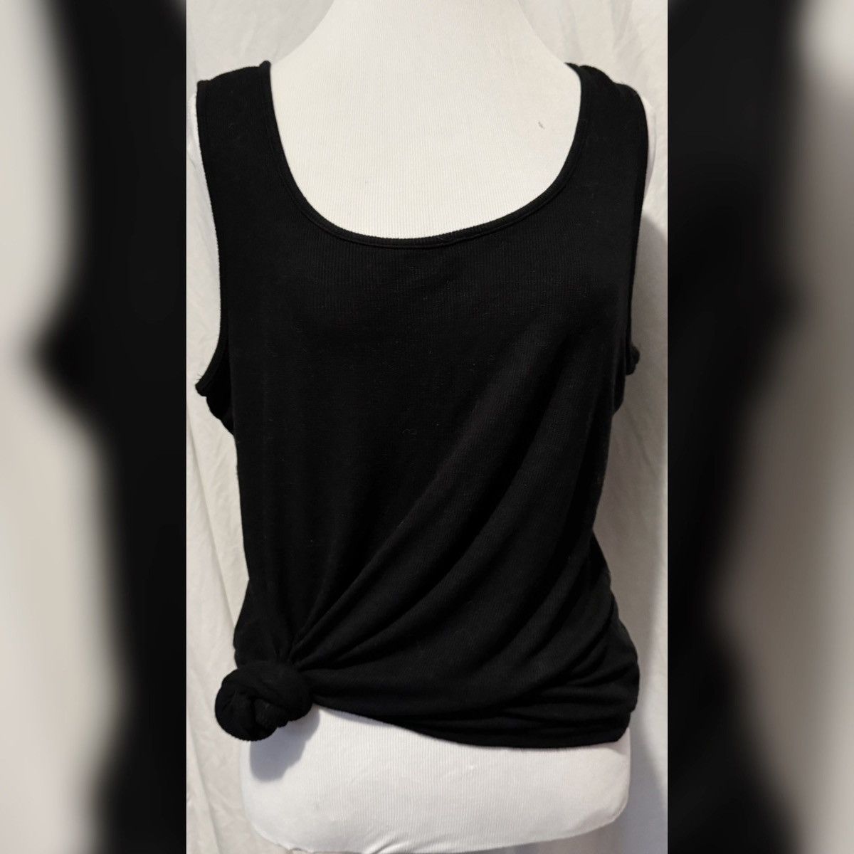 Nordstrom Cable & Gauge, Basic Black, Sleeveless Knit Blouse Size L / US 10 / IT 46 - 11 Thumbnail