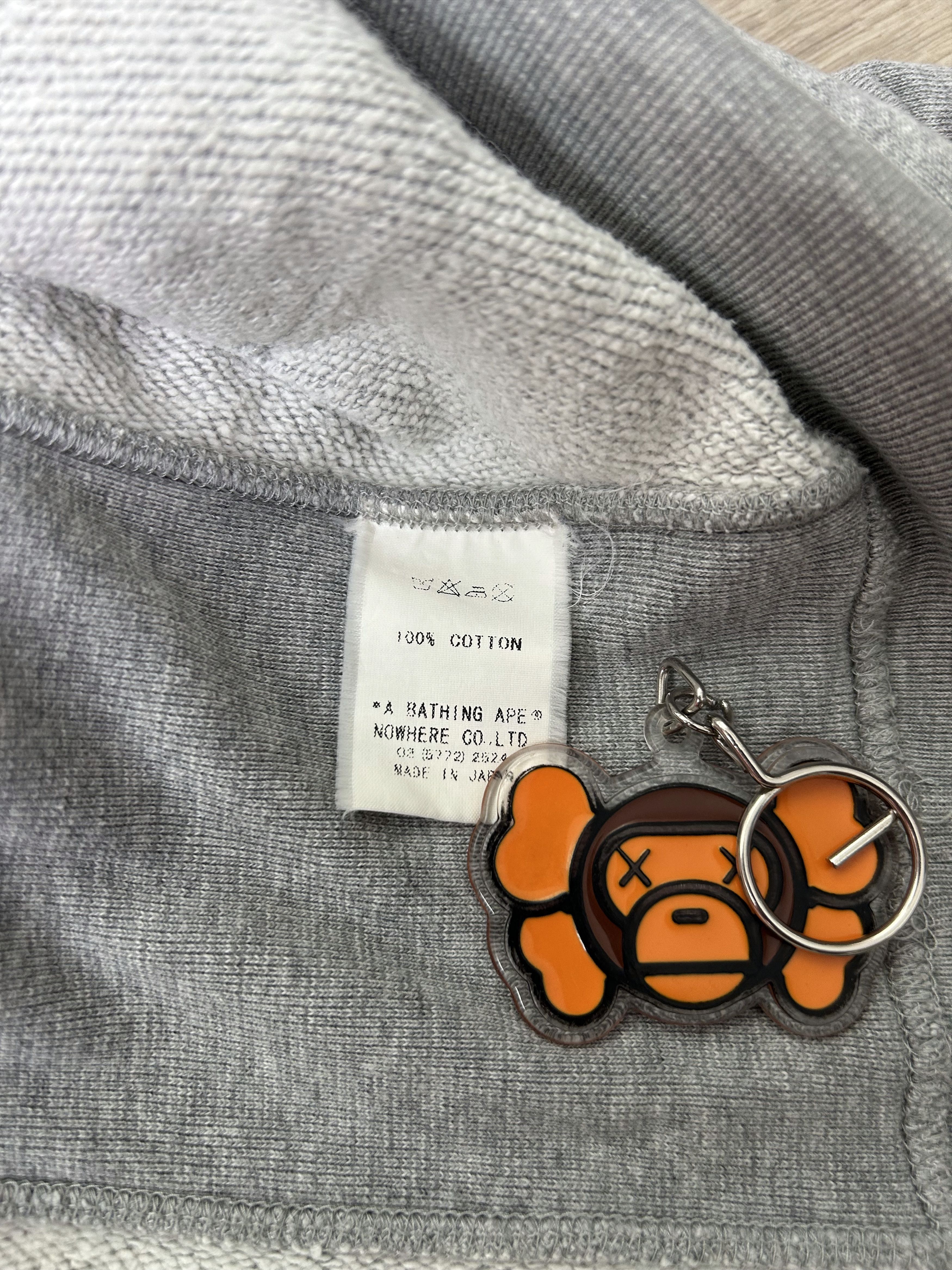 Bape 2005 Bape x Kaws Sta Pullover Hoodie [Size M Fit Like L] Size US M / EU 48-50 / 2 - 7 Thumbnail