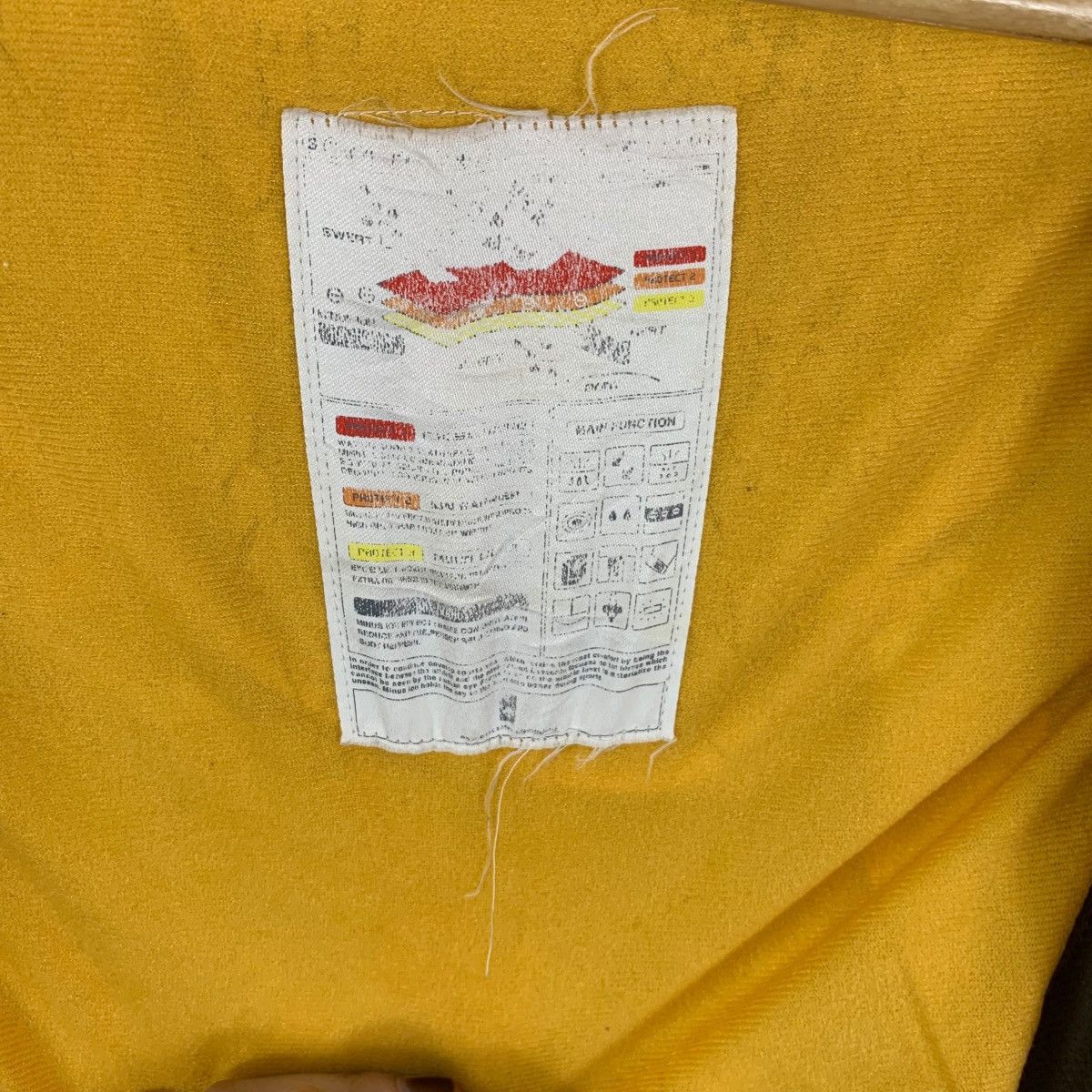 Descente Vintage DESCENTE JAPAN THINSULATE Thermal Jacket Size US XXL / EU 58 / 5 - 10 Thumbnail