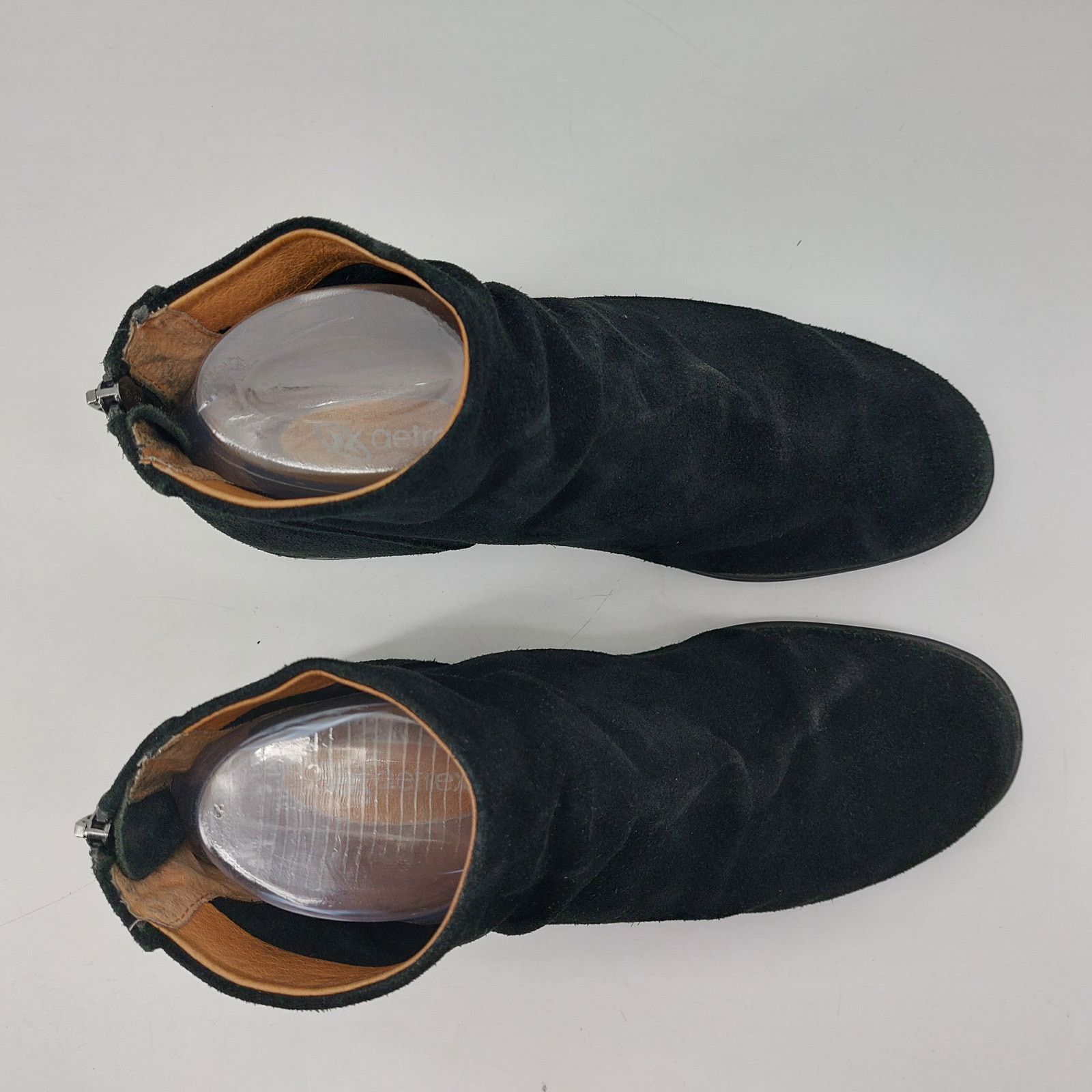 Kenneth Cole Gentle Souls By Kenneth Cole Emma 7.5M Black Suede Ankle Size US 7.5 / IT 37.5 - 9 Thumbnail
