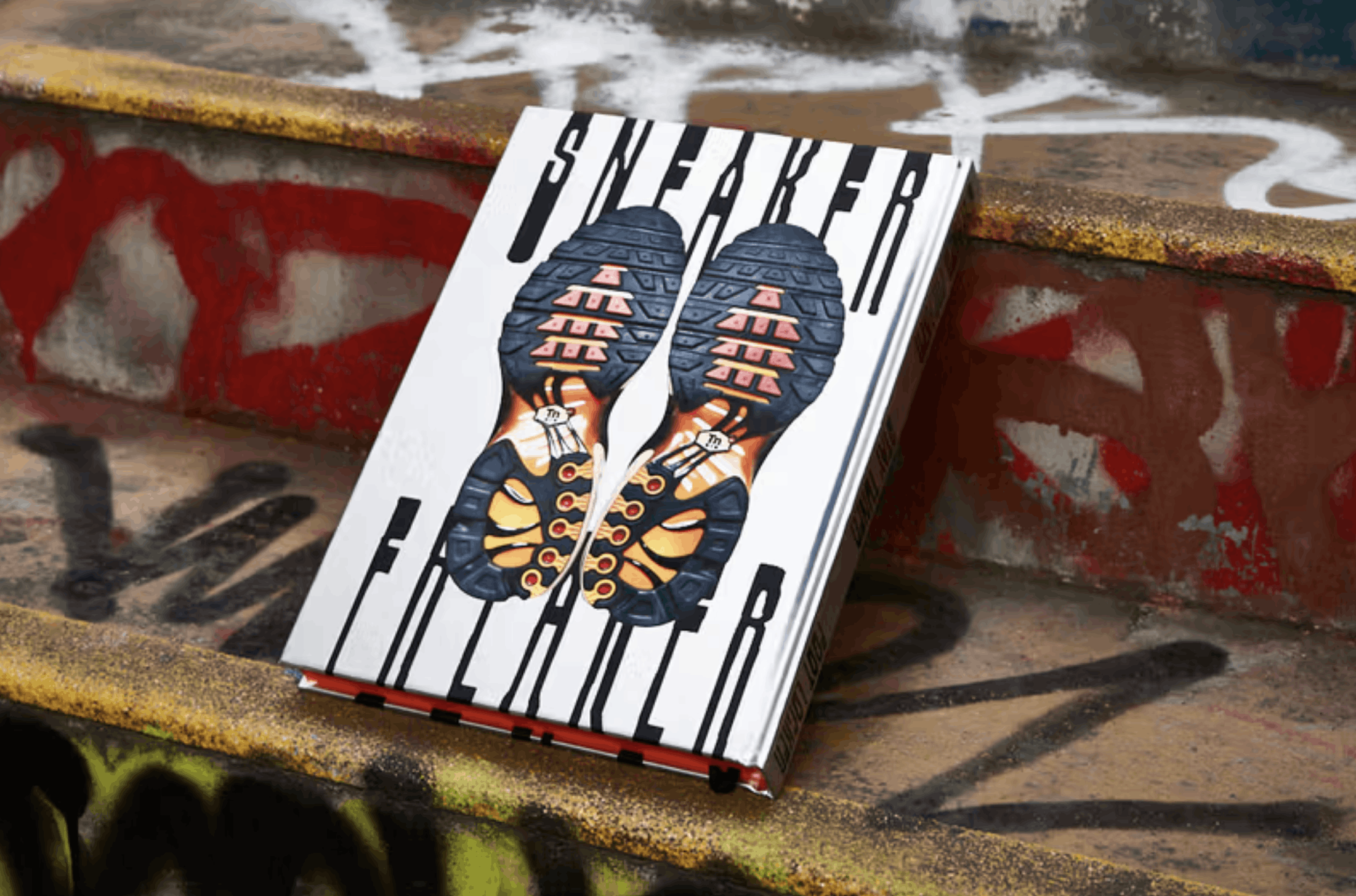 Other 'Stay Tuned’ Book Foot Locker X Sneaker Freaker Size ONE SIZE - 2 Thumbnail